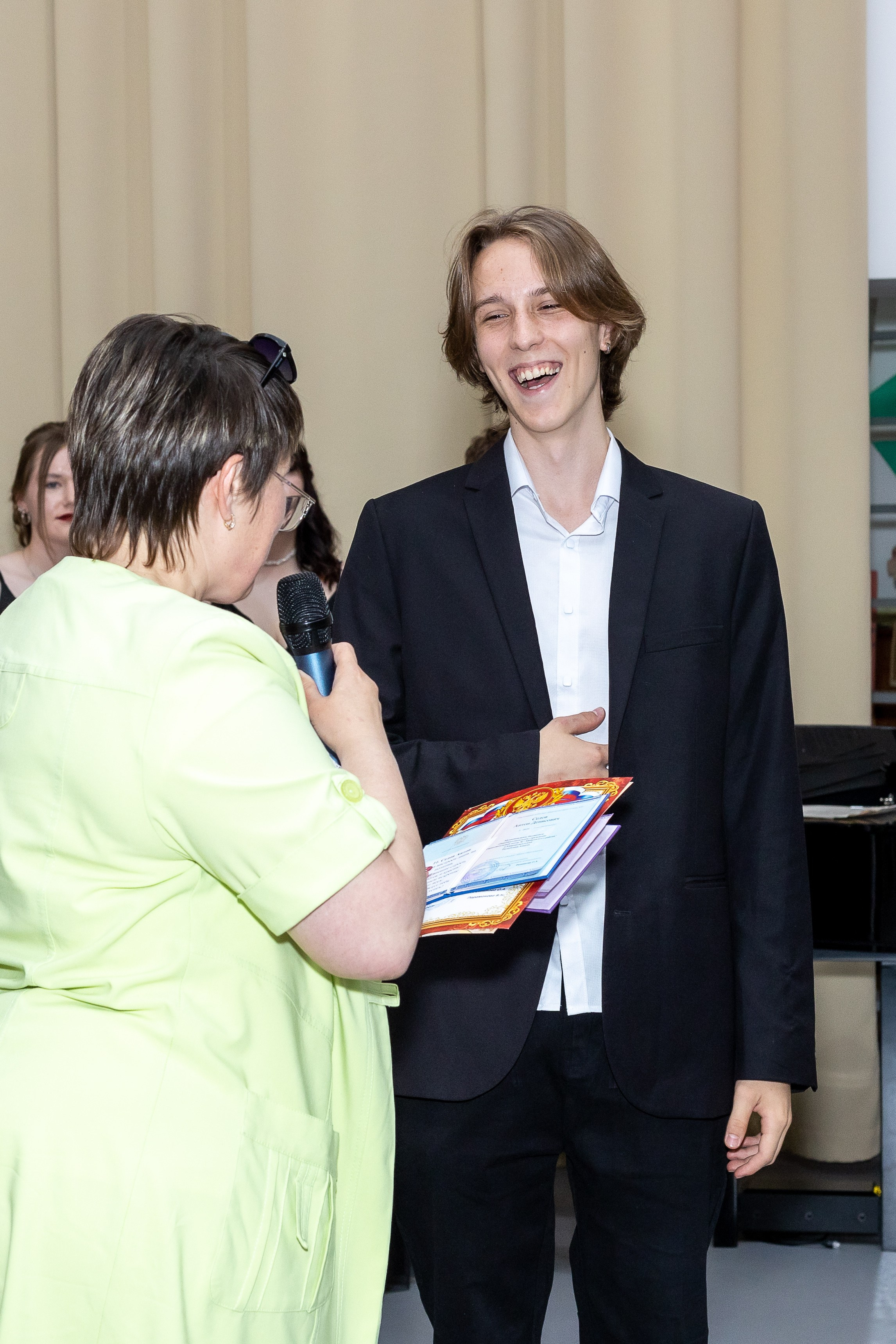 Вручение аттестата 2025. Выпускные альбомы Майкоп, Краснодар Елена Золотарева