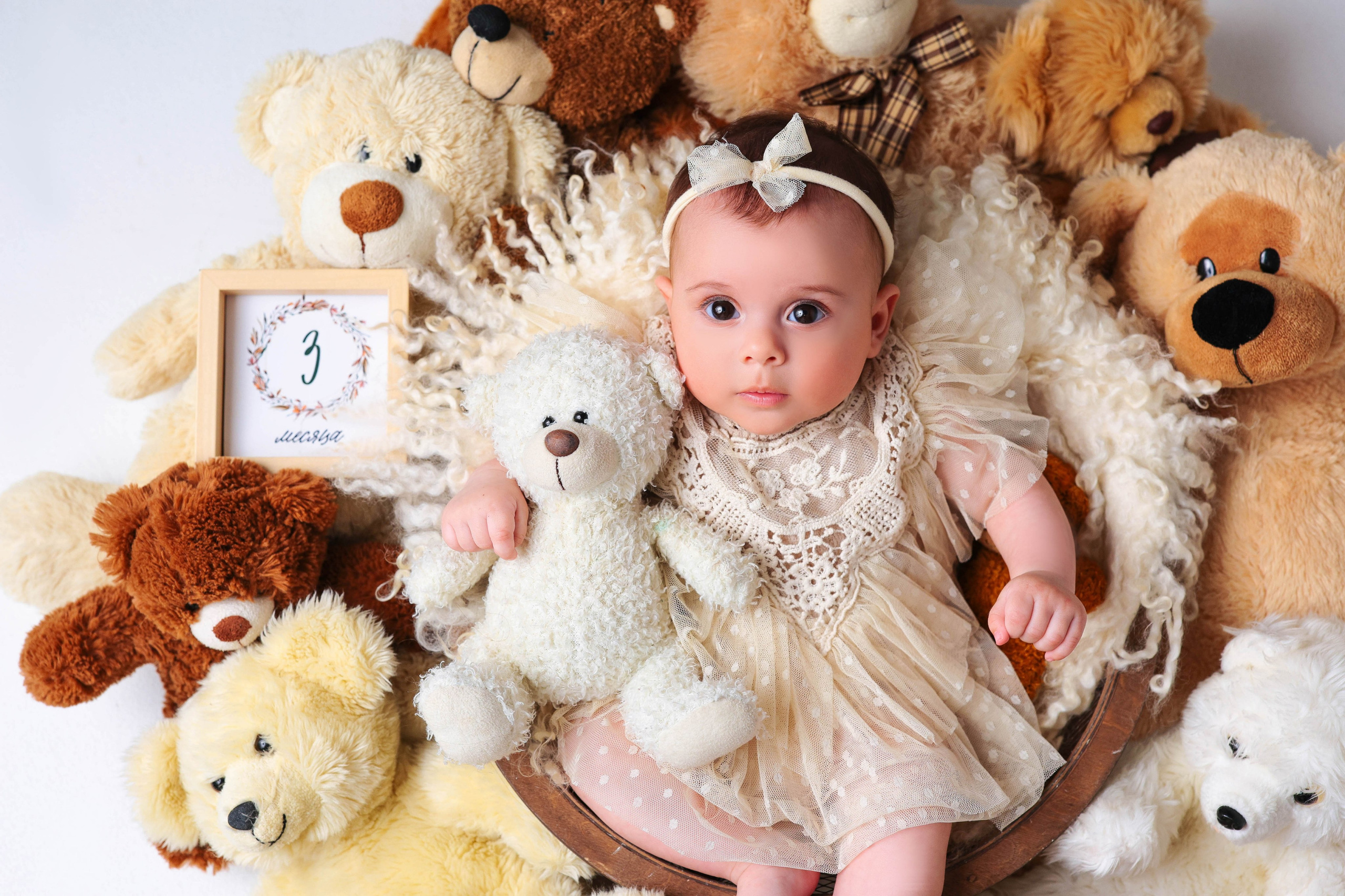 Малышки Антураж