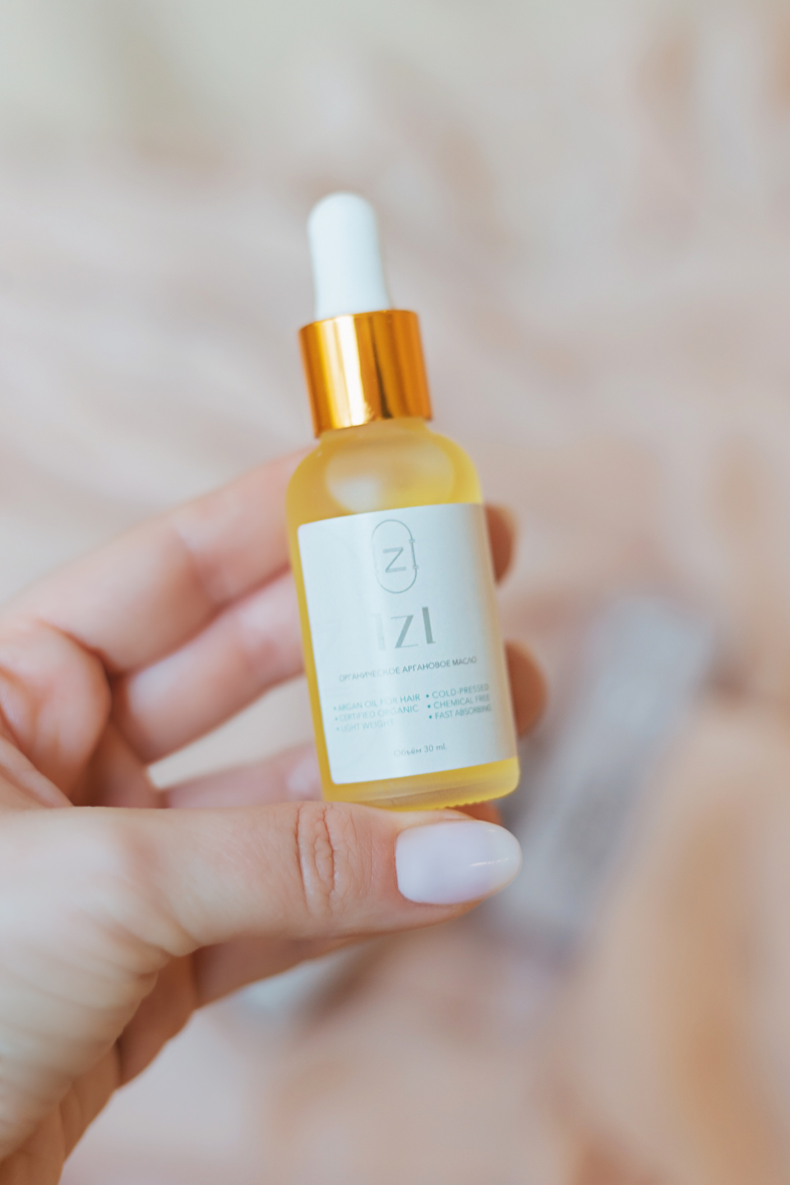 Иза, уход для волос. Фотограф в Москве Ксения Мокрушина | Brand & Women photographer