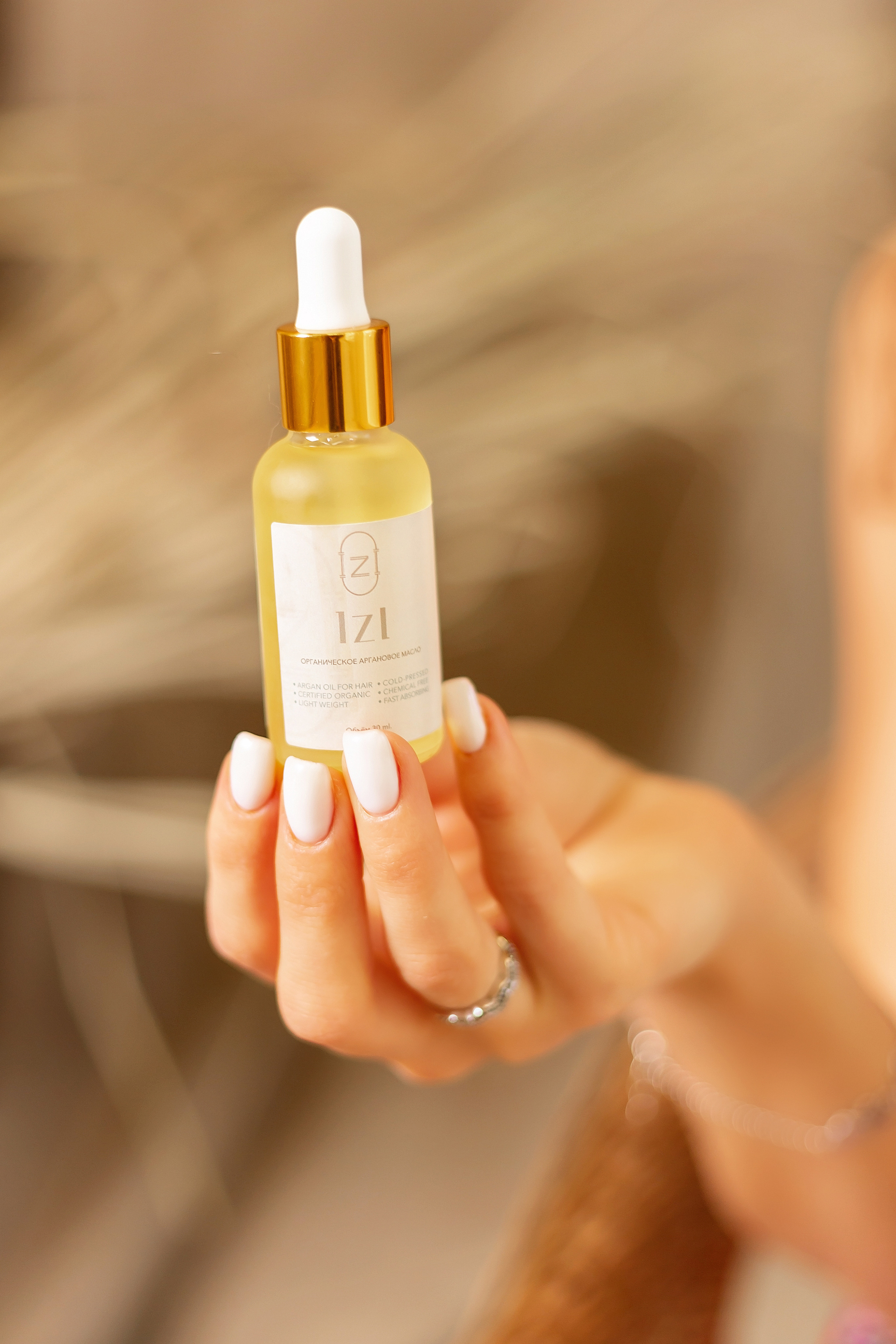 Иза, уход для волос. Фотограф в Москве Ксения Мокрушина | Brand & Women photographer