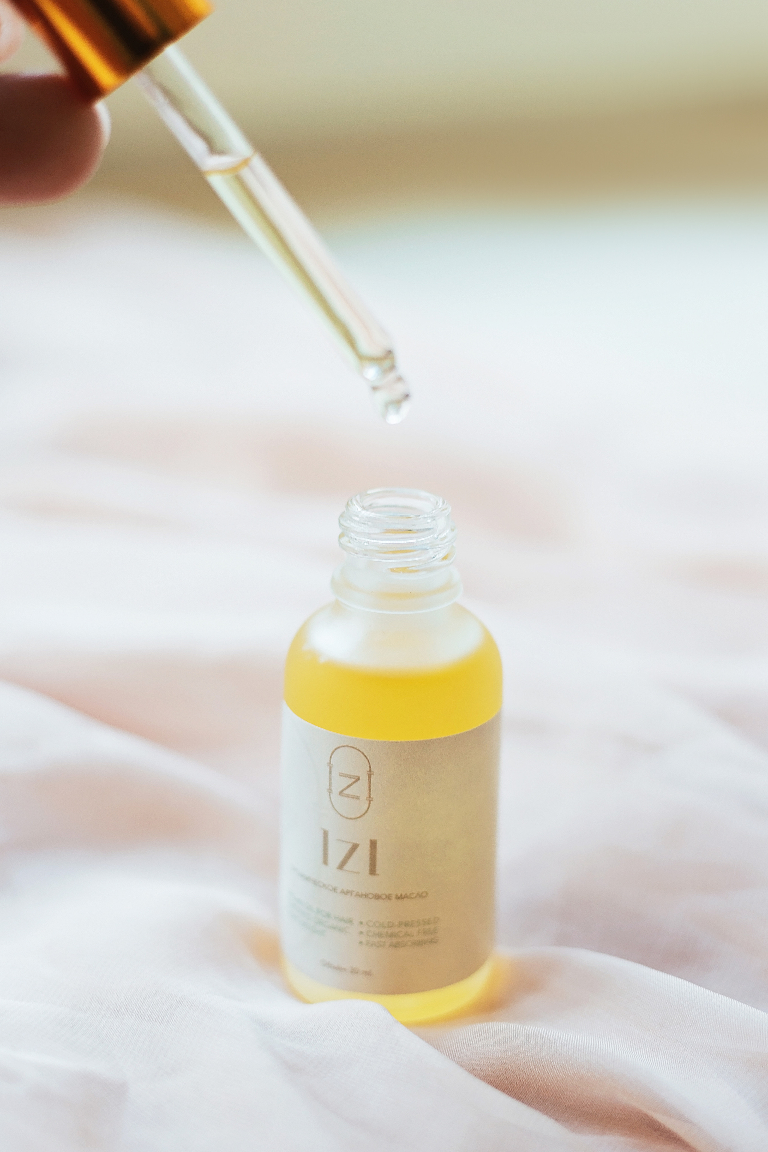 Иза, уход для волос. Фотограф в Москве Ксения Мокрушина | Brand & Women photographer