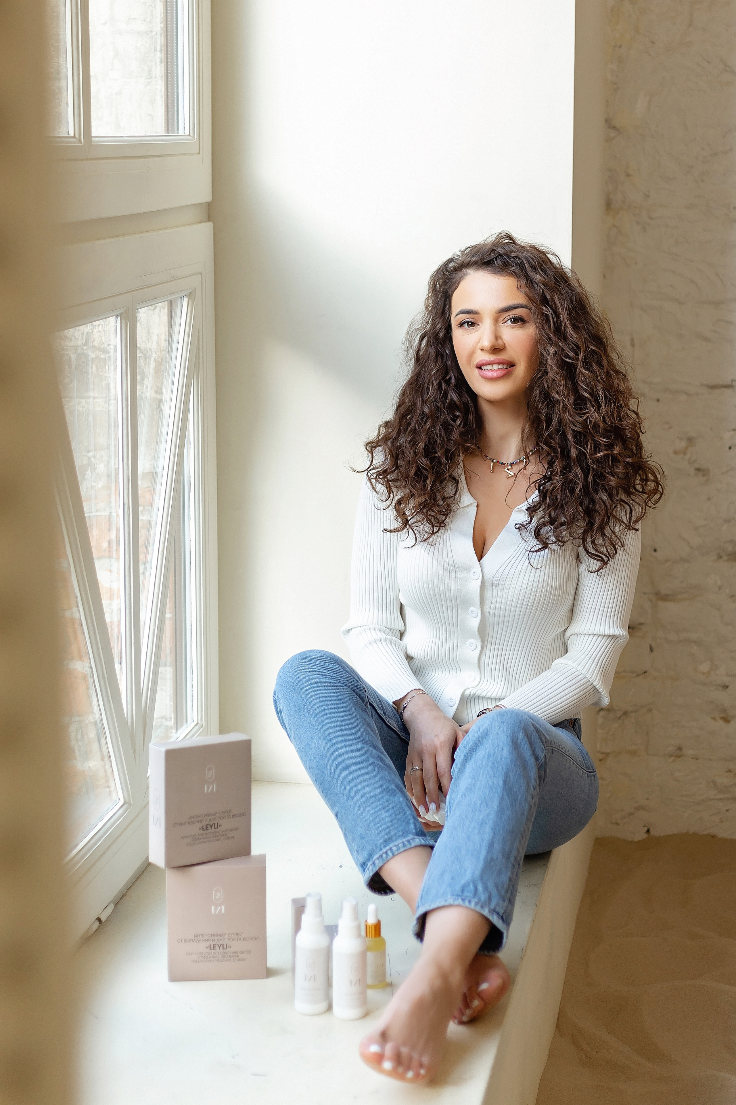 Иза, уход для волос. Фотограф в Москве Ксения Мокрушина | Brand & Women photographer