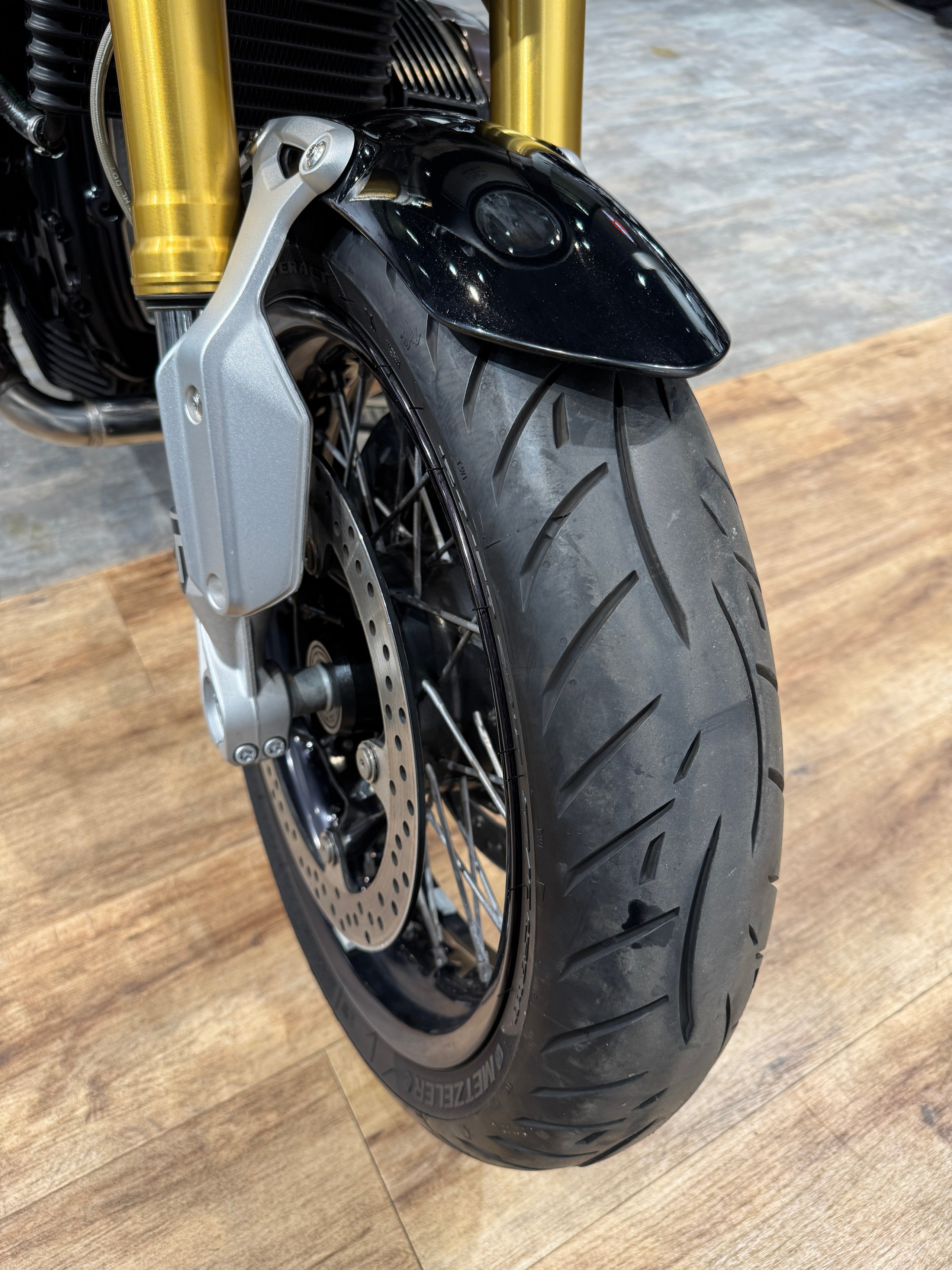 BMW R Nine T (Corbin Cafe Racer). Hello Davidson, Москва. Только хорошие мотоциклы…