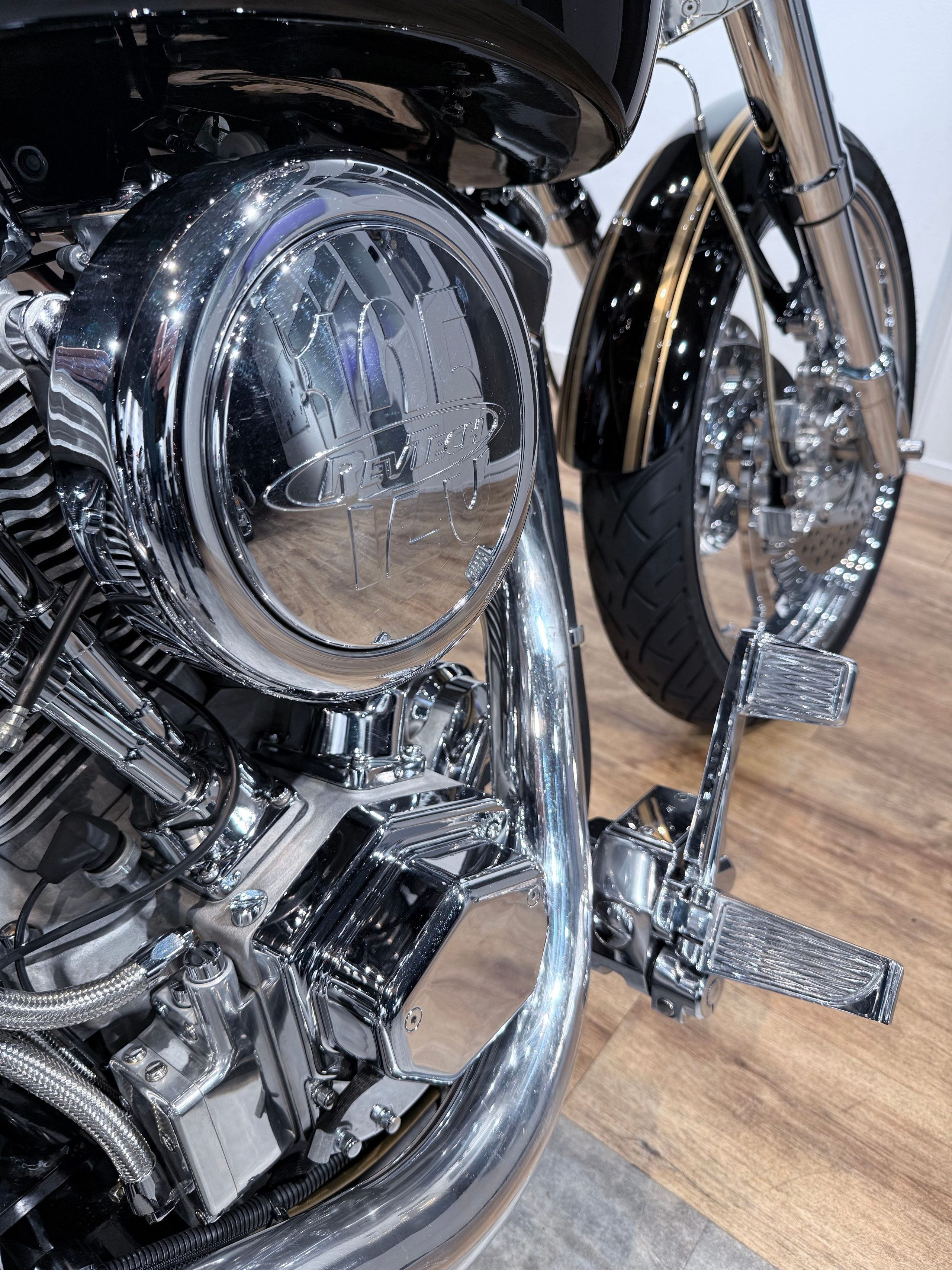 Breakout Custom. Hello Davidson, Москва. Только хорошие мотоциклы…