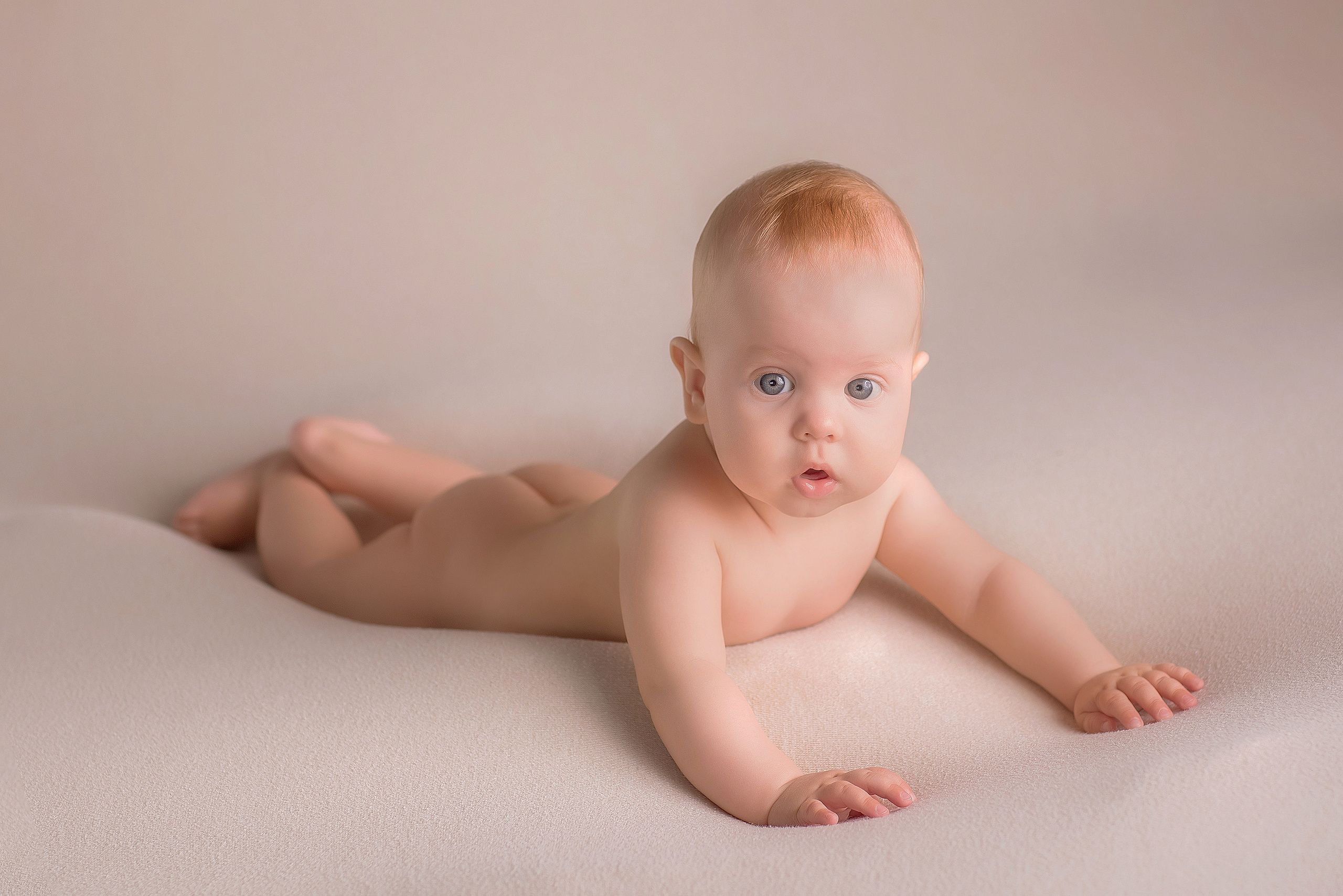 малыш голыш