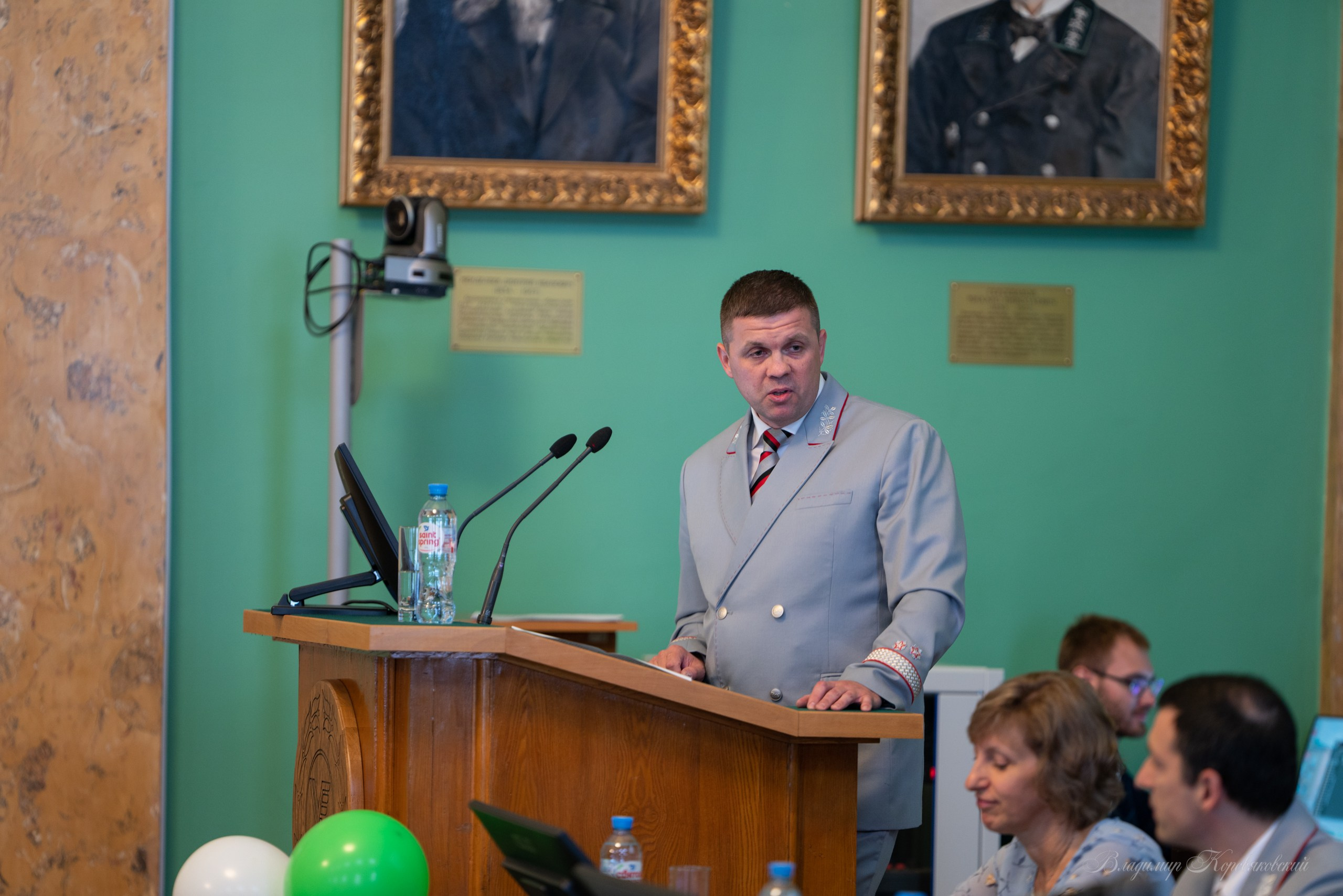 Вручение дипломов факультета УПЛ. Фотограф Владимир Коровяковский