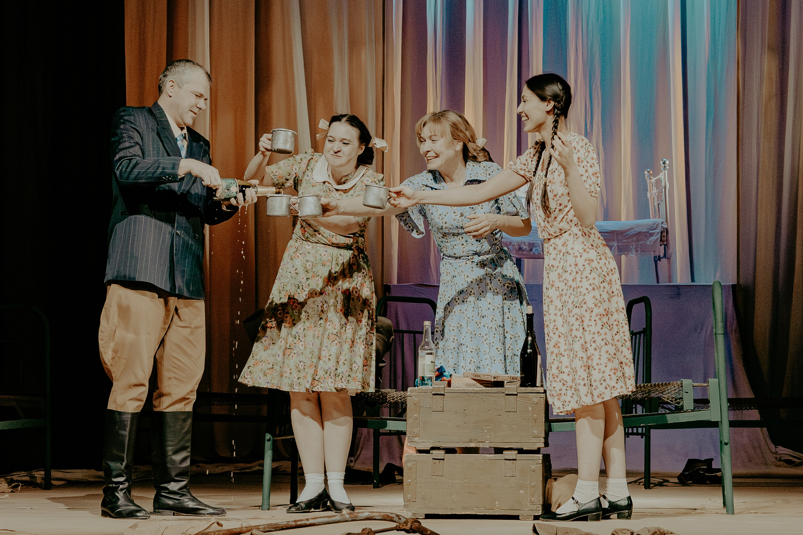 Театр Юного Зрителя " Не покидай меня». Фотограф Марк Файзулин