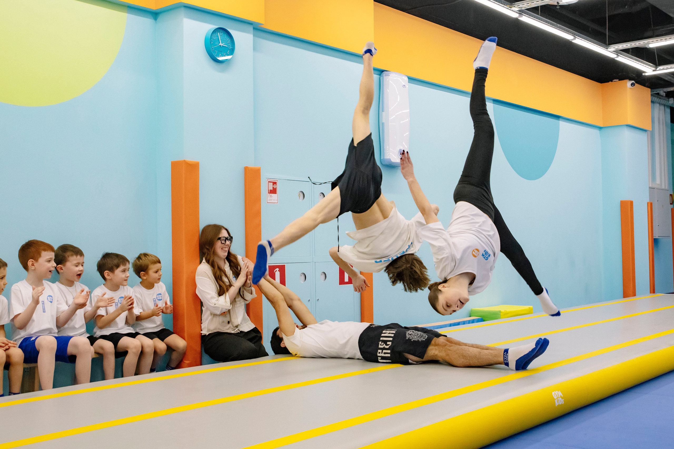 Соревнования по гимнастике в Gymkids Чертаново. Профессиональный фотограф в Москве | Заказать фотосессию и съемку
