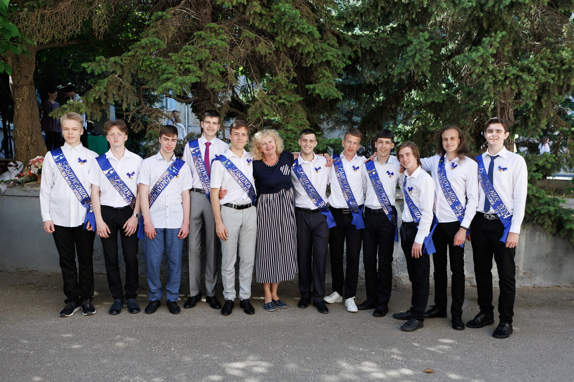 Последний звонок в Гимназии № 1, г. Севастополь. Свадебный фотограф, фотосъемка в Крыму, Севастополе, Симферополе, Ялте