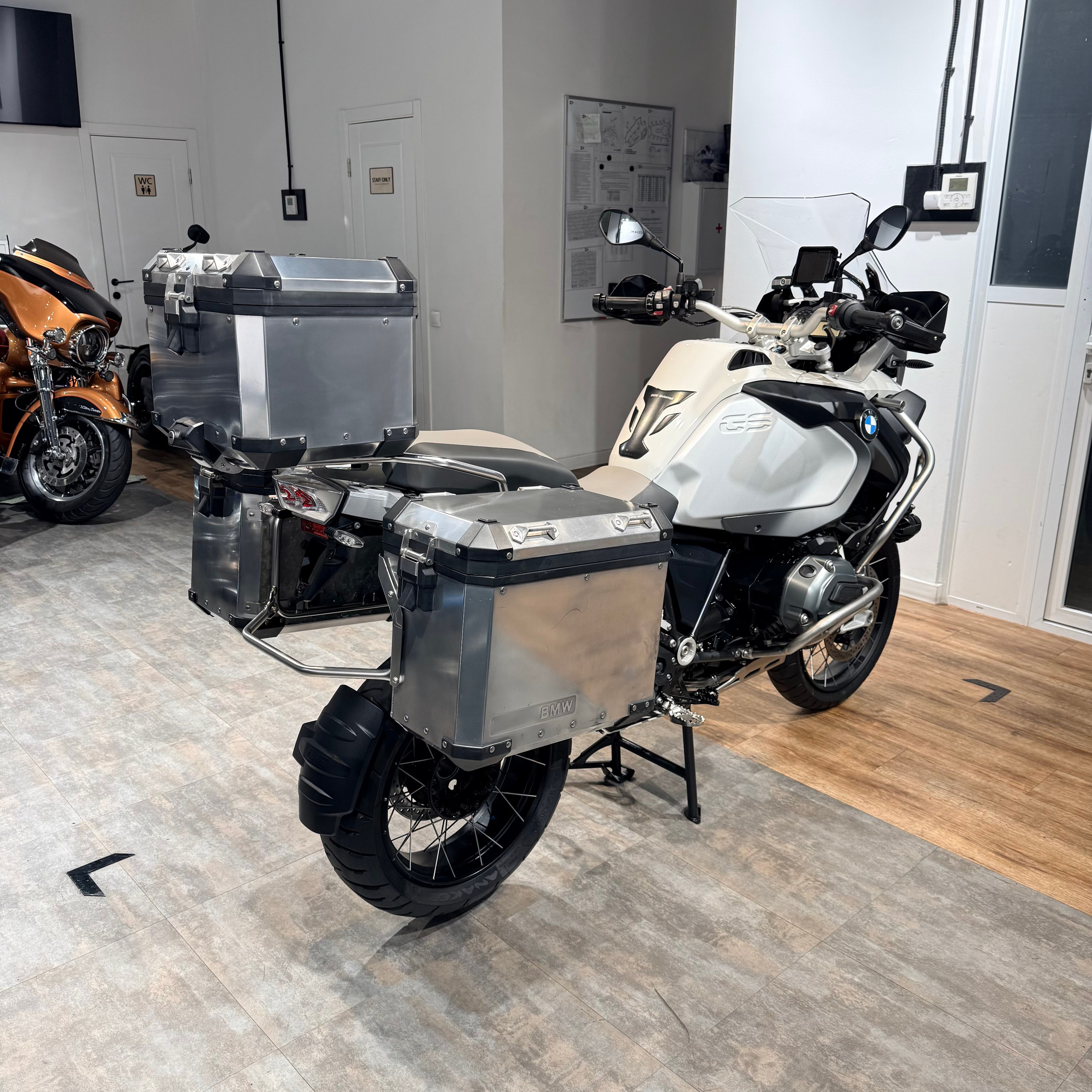 2015 BMW R1200GS Adventure Alpine White. Hello Davidson, Москва. Только хорошие мотоциклы…