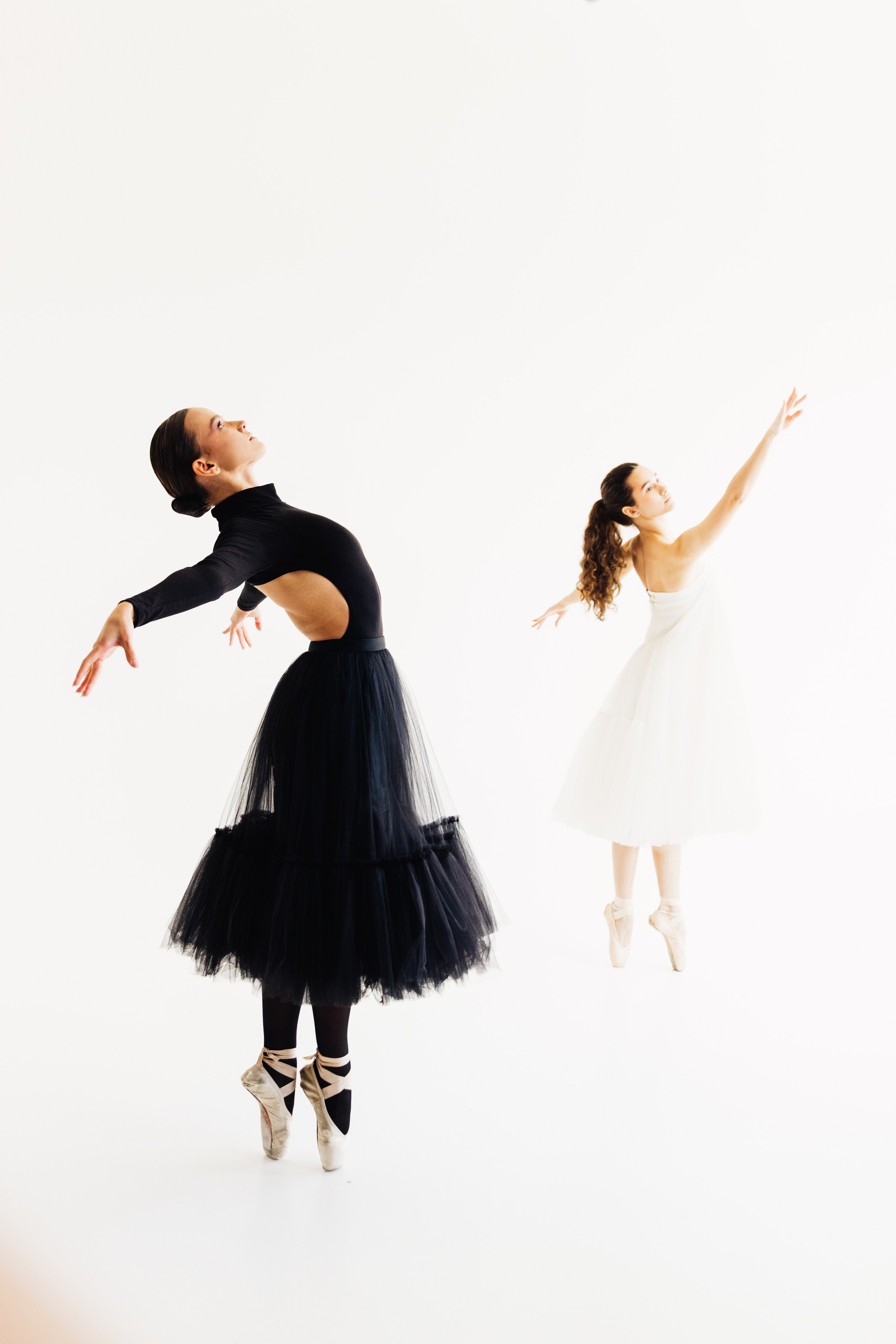 Гимнастика и балет. Фотограф беременности в Тюмени Любовь Докучаева