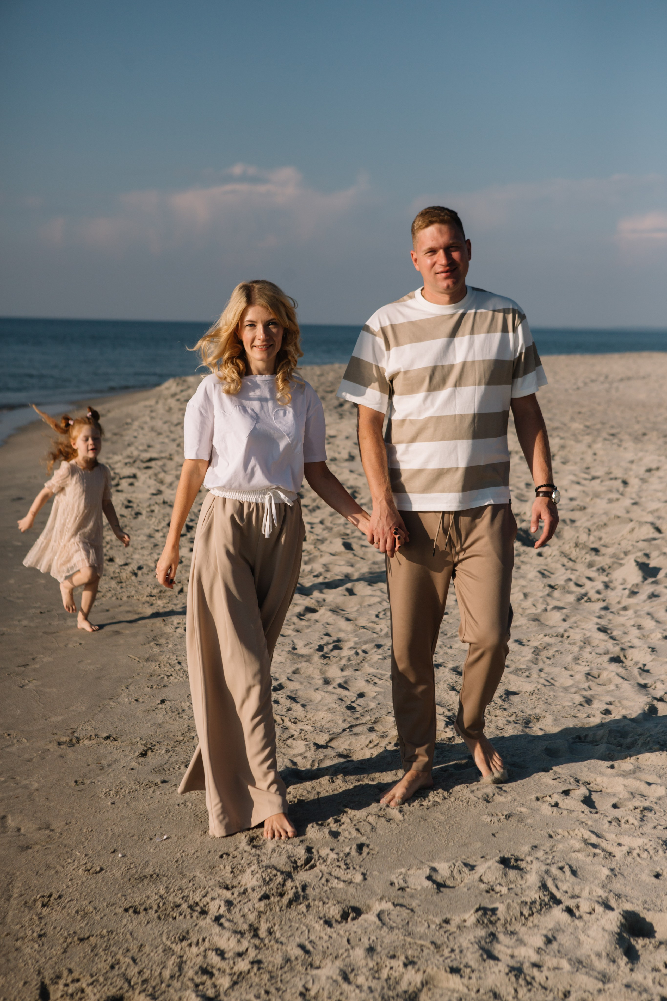 Алексей и Наталья. Семейная фотосессия на море. Семейный фотограф в Калининграде Анастасия Юрина