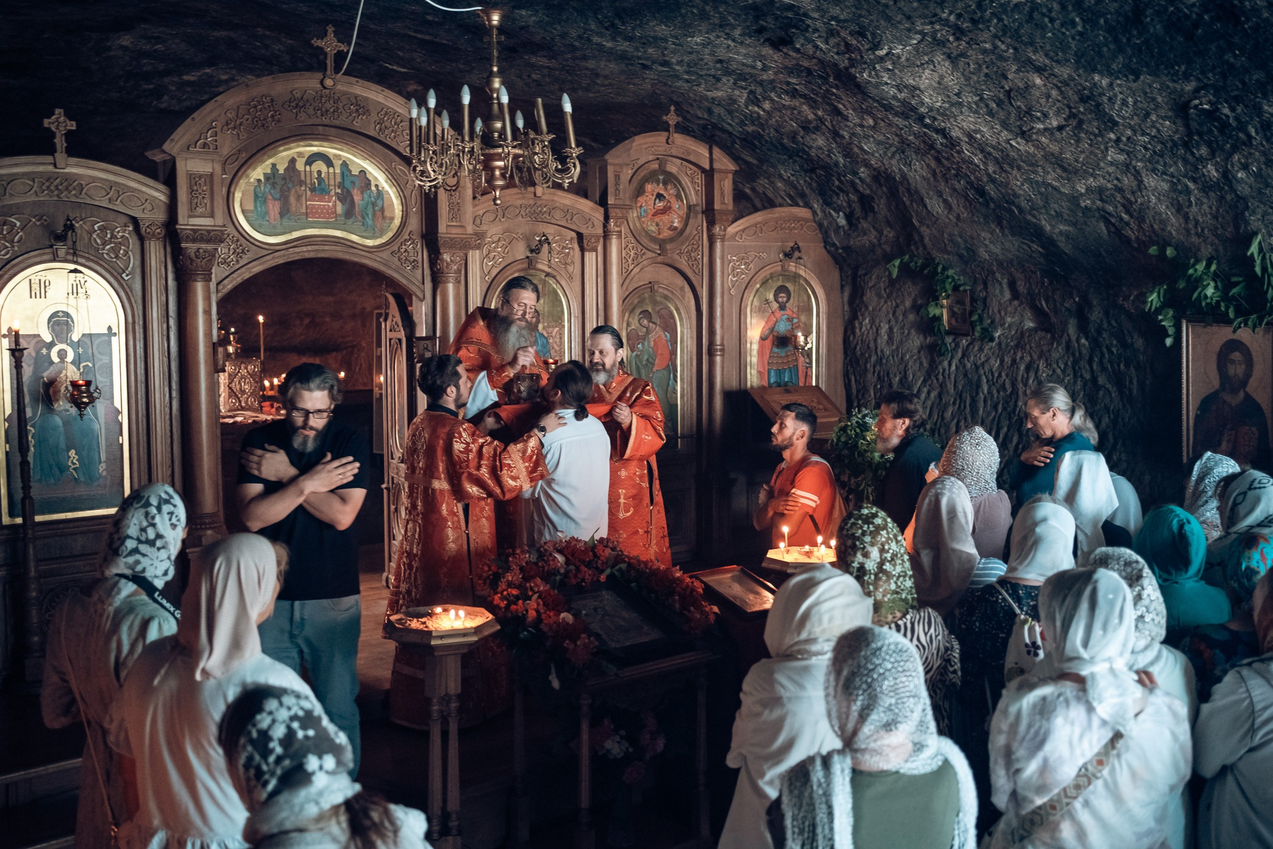 Престольный праздник пещерного скита Вмч.Феодора Стратилата, Крым. Церковный фотограф Севастополь