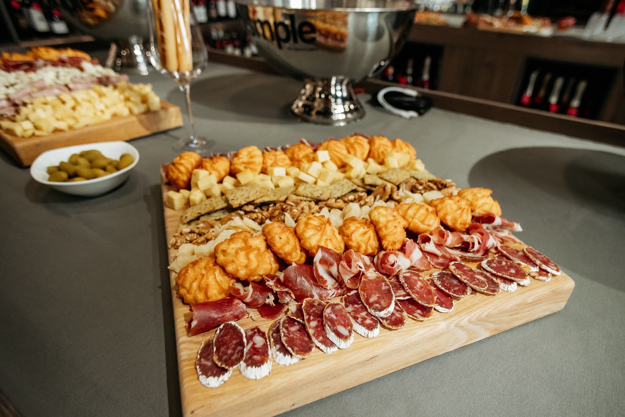 BY SIMPLE ВИНОТЕКА — ОТКРЫТИЕ. СВОИ. ФОТООТЧЕТЫ-СОБЫТИЯ-МЕСТА