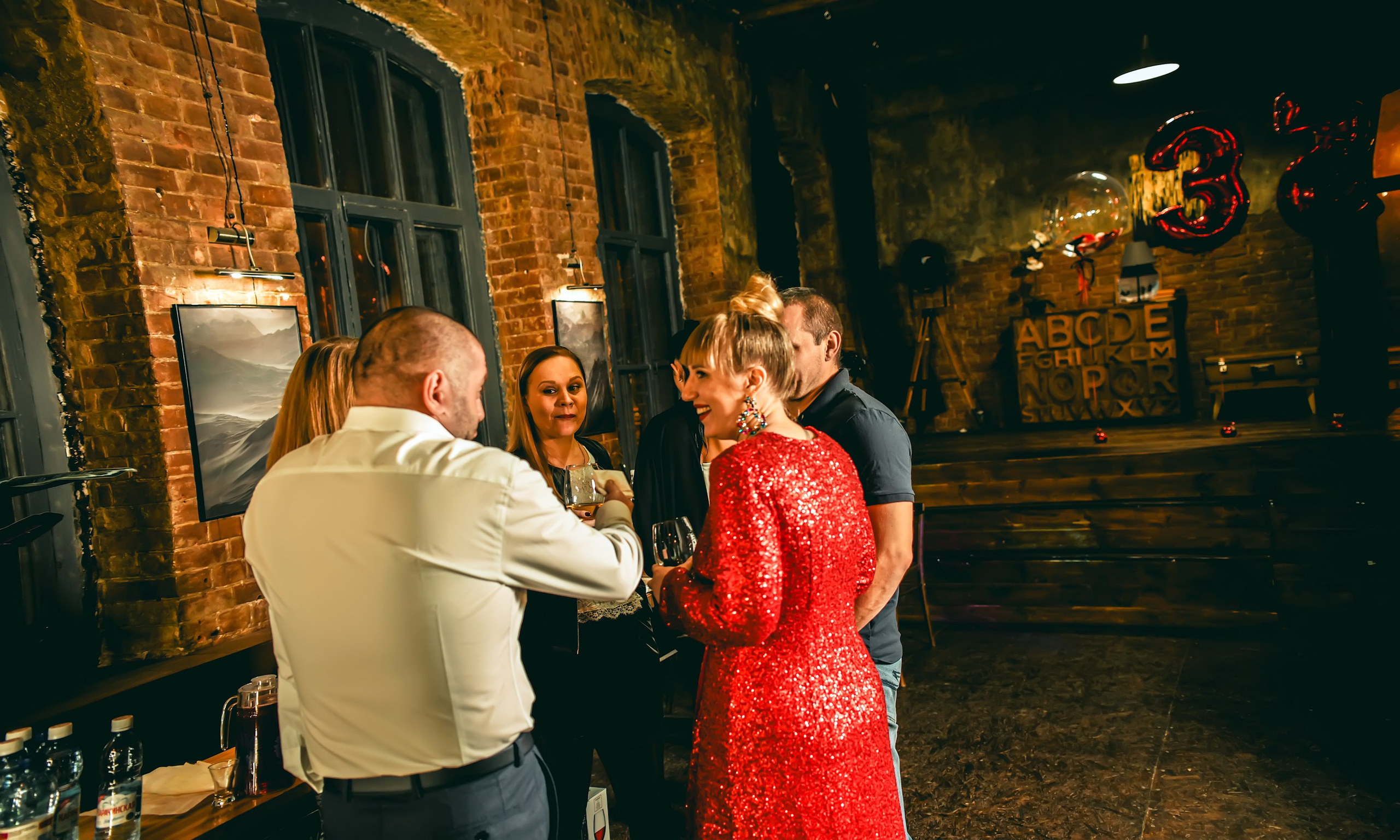 Тематическая вечеринка на юбилей 35 лет. Свадебный, семейный, детский, контент фотограф в Омске Максим Ильин