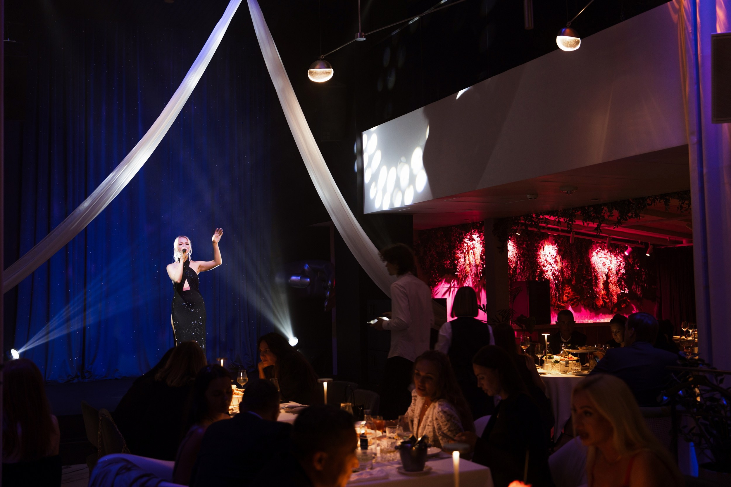 12 сентября (пятница) Премьера шоу-программы «Русские сезоны». BENUAR Restaurant