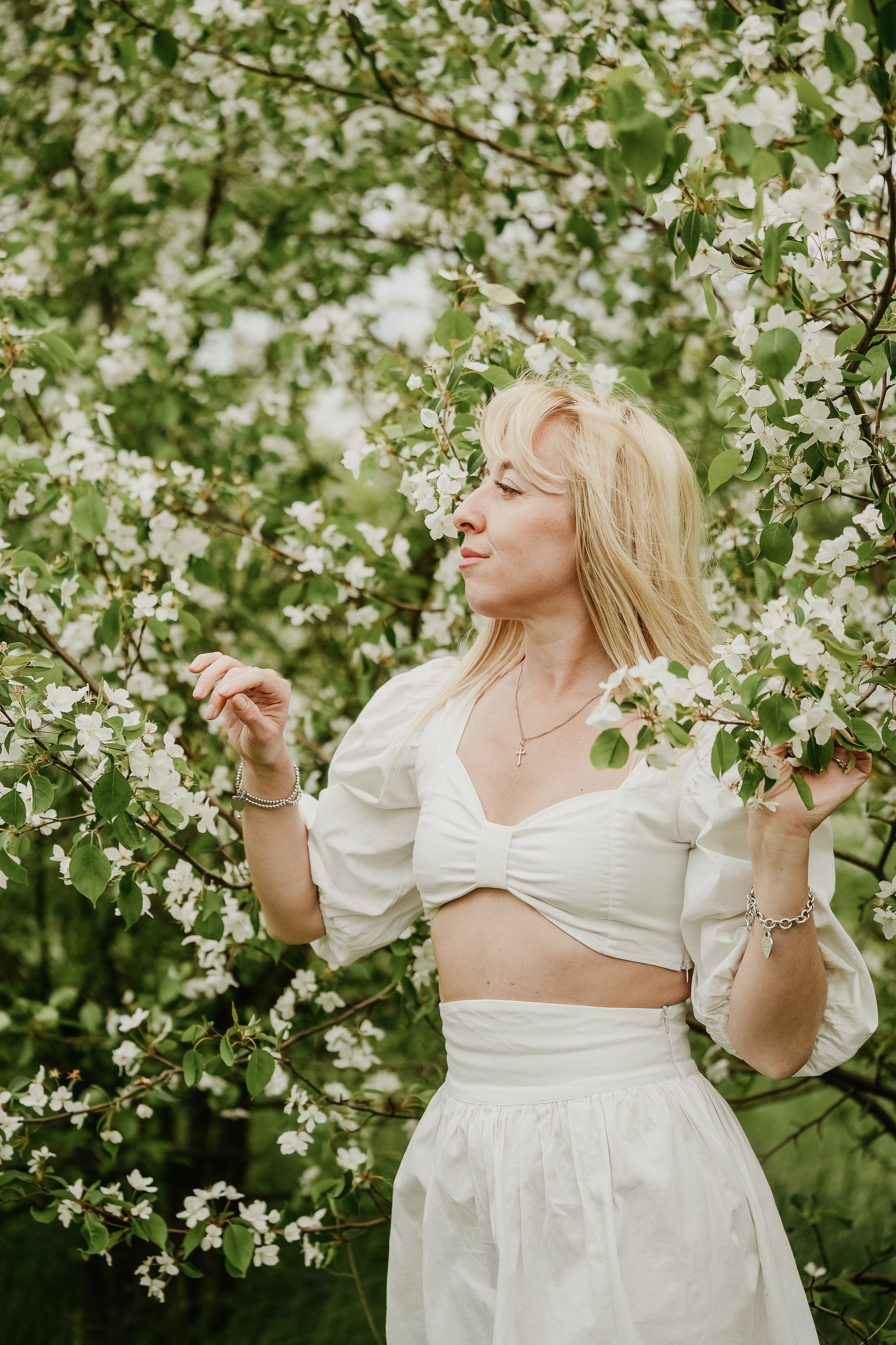 Фотосессия в цветущих яблонях. Фотограф Анна Герман. Красноярск