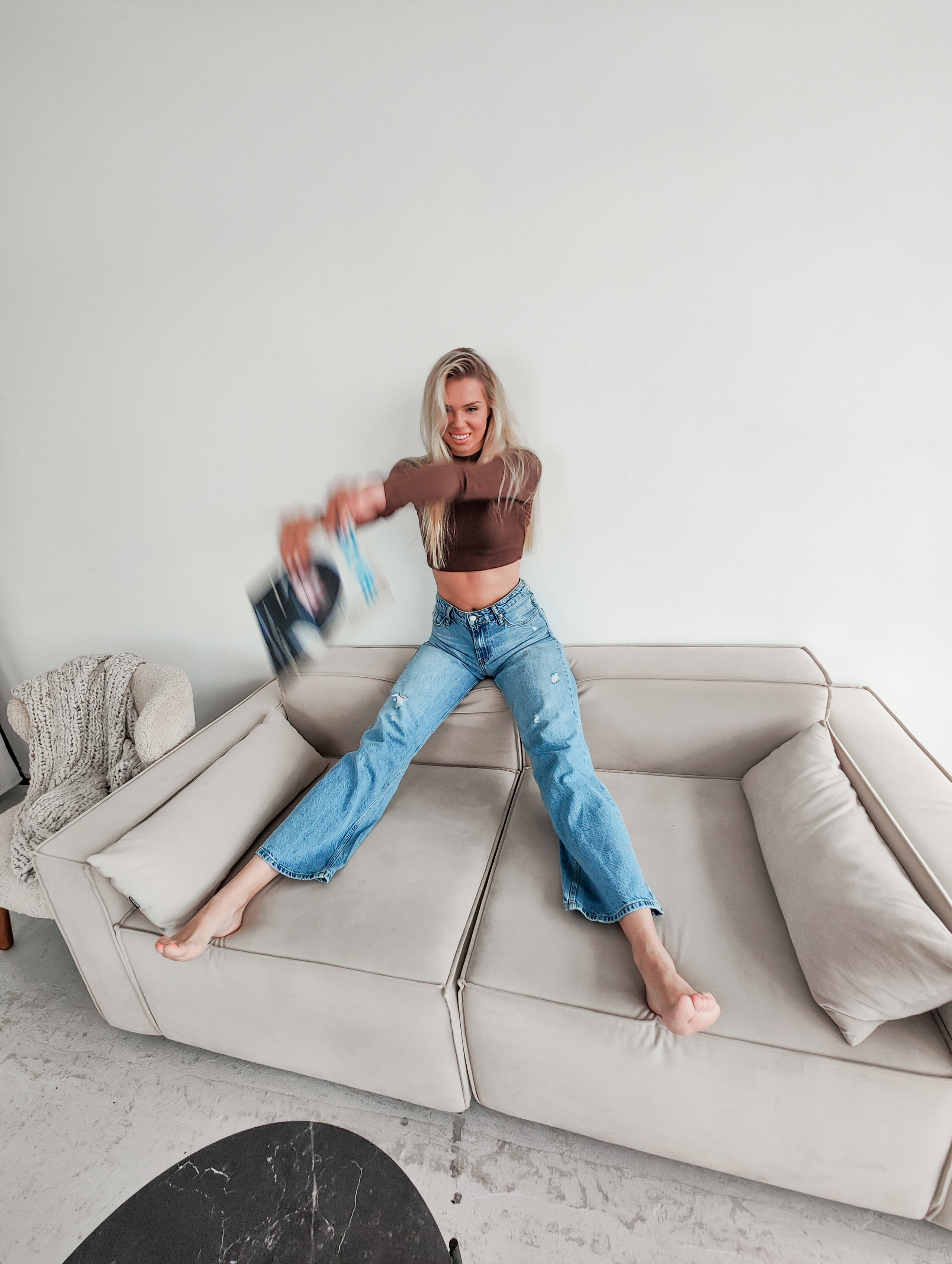 Pinroom #3 Arin. Создание ИИ контента, фотосессии, инфографика в Москве