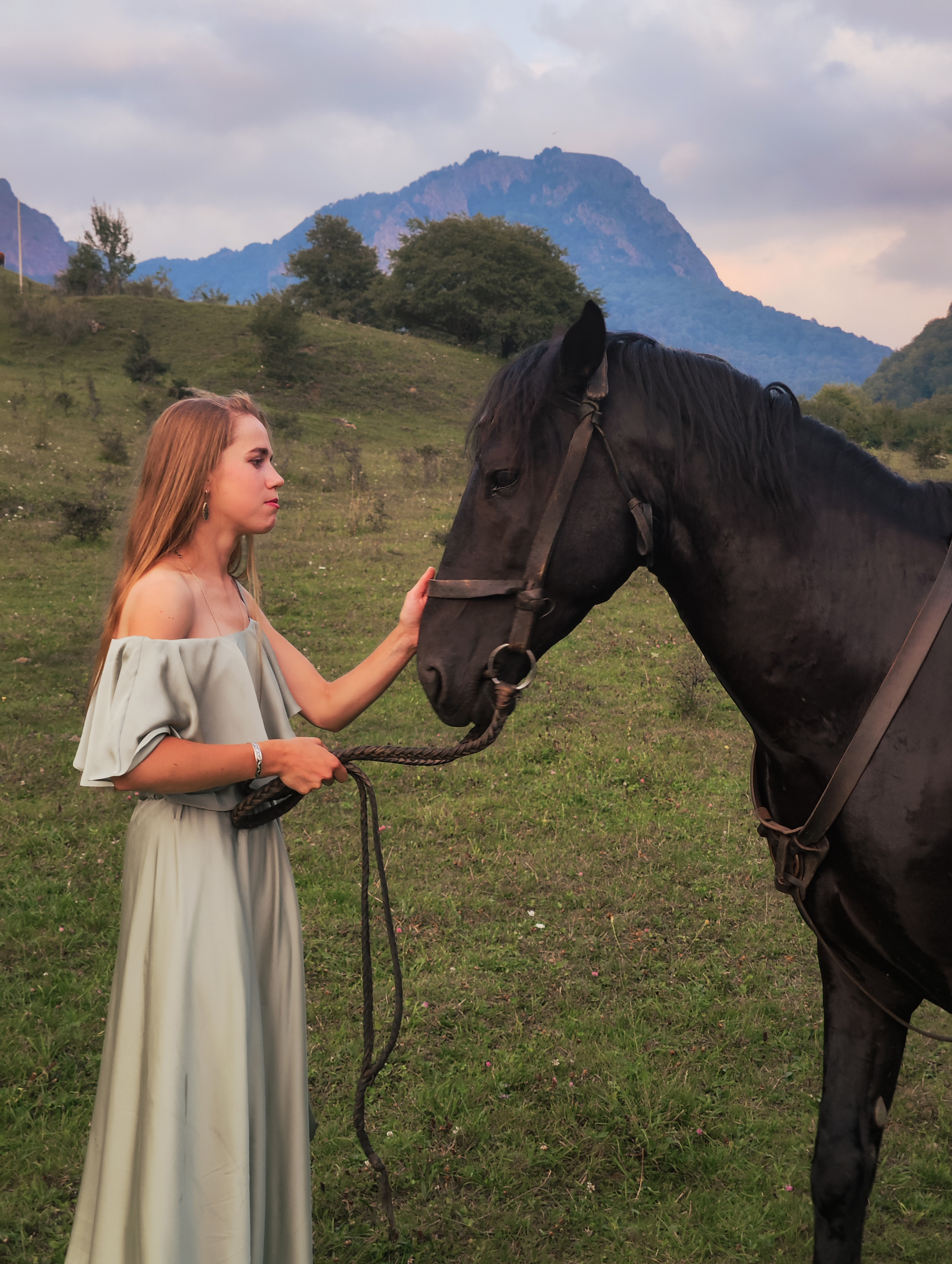 Pinroom #6 Mary S. Создание ИИ контента, фотосессии, инфографика в Москве