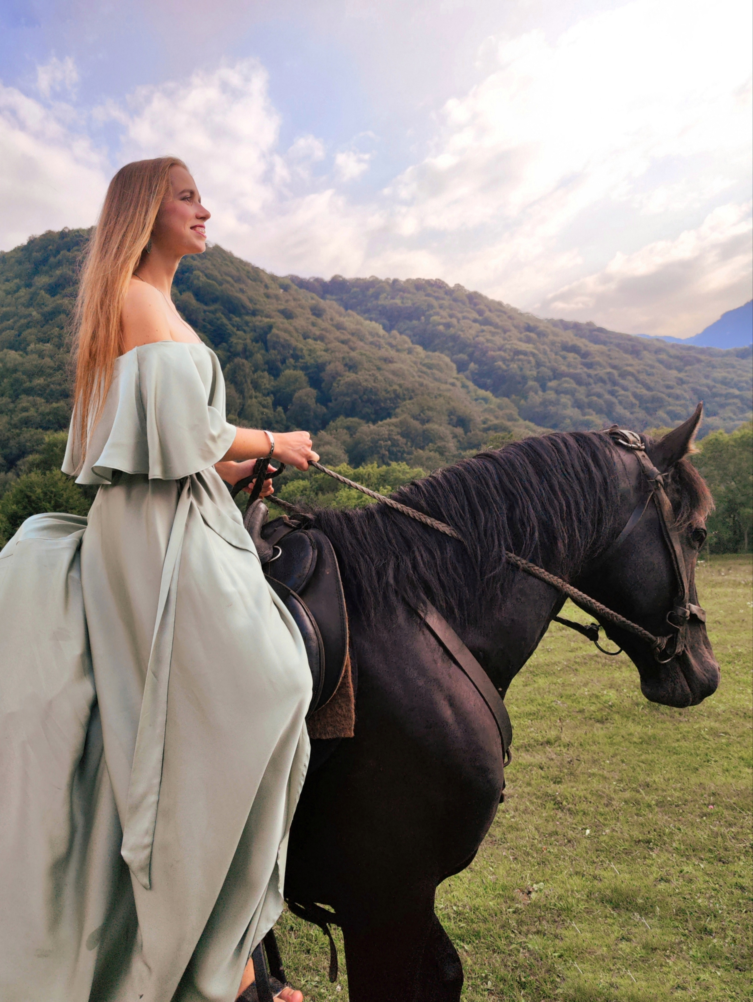 Pinroom #6 Mary S. Создание ИИ контента, фотосессии, инфографика в Москве