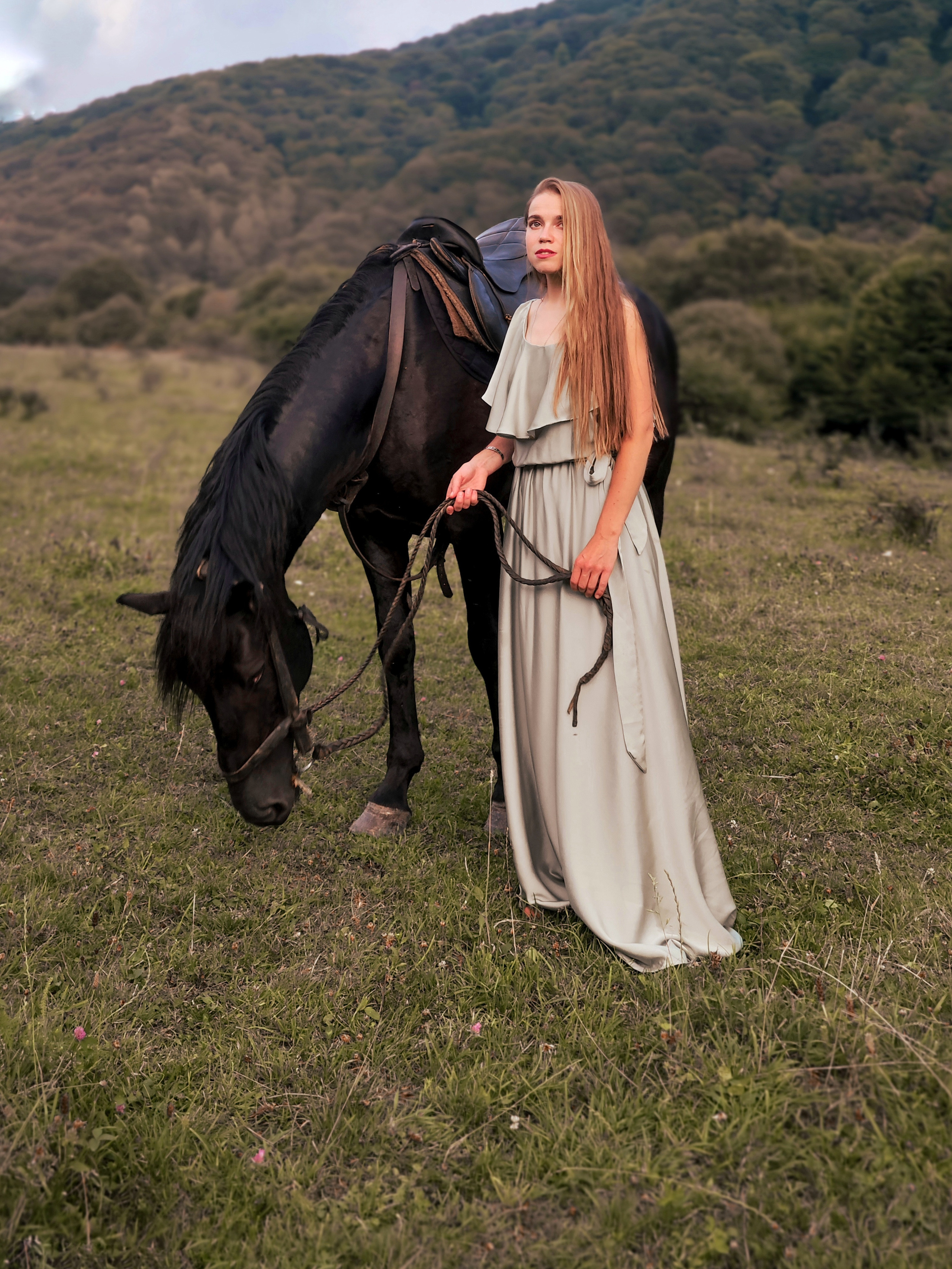 Pinroom #6 Mary S. Создание ИИ контента, фотосессии, инфографика в Москве