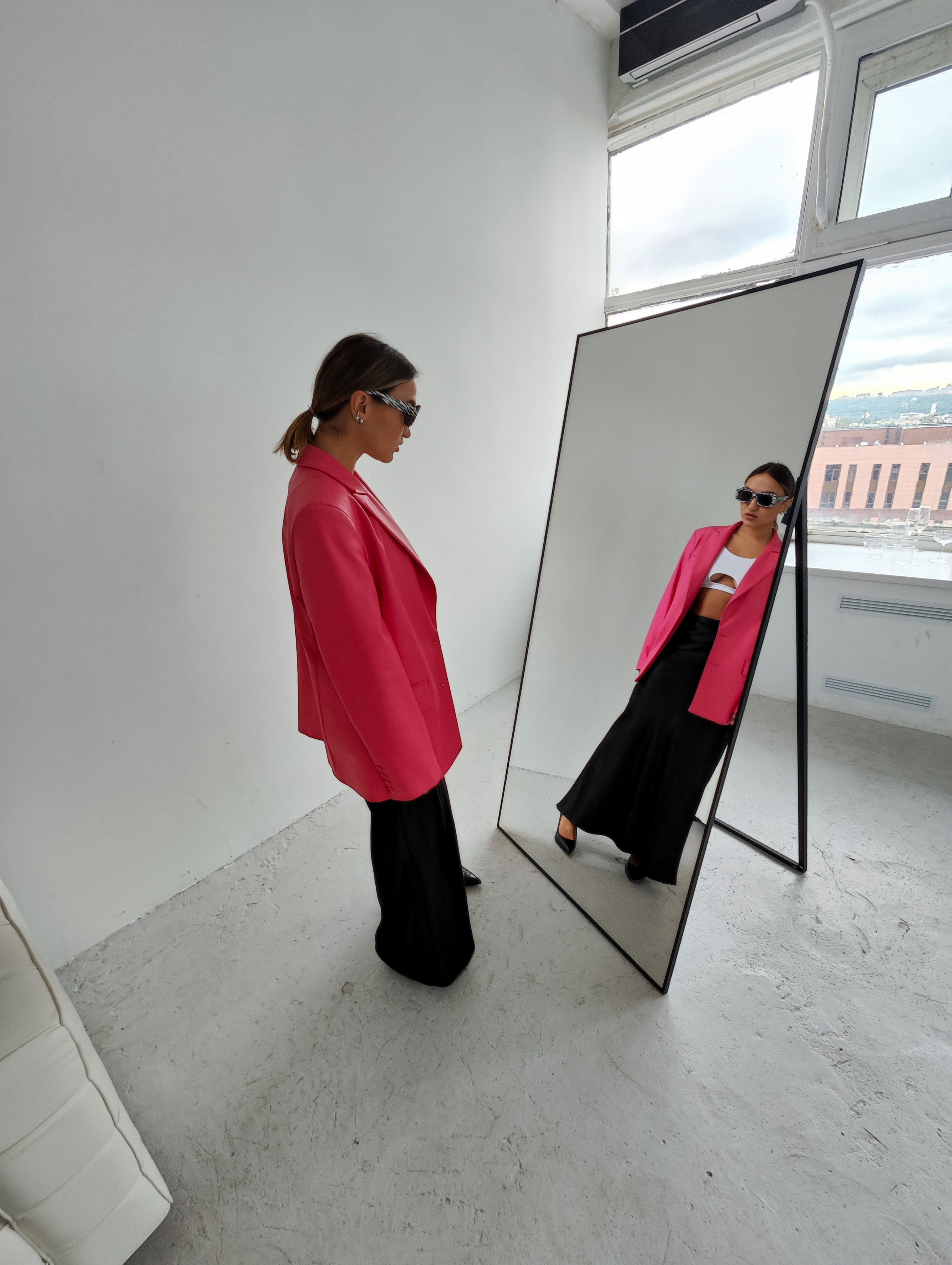 Pinroom #2 Ann N. Создание ИИ контента, фотосессии, инфографика в Москве