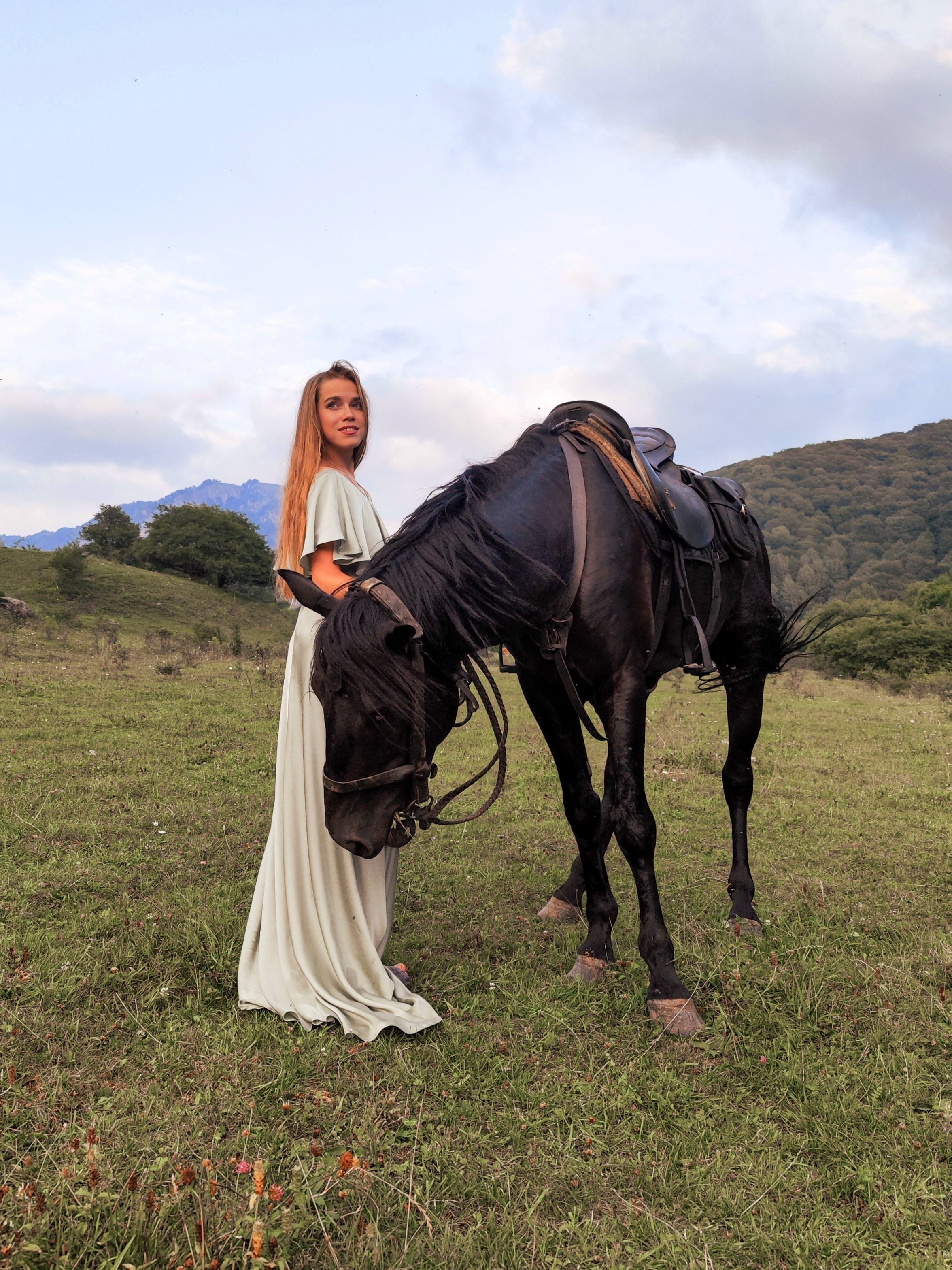 Pinroom #6 Mary S. Создание ИИ контента, фотосессии, инфографика в Москве