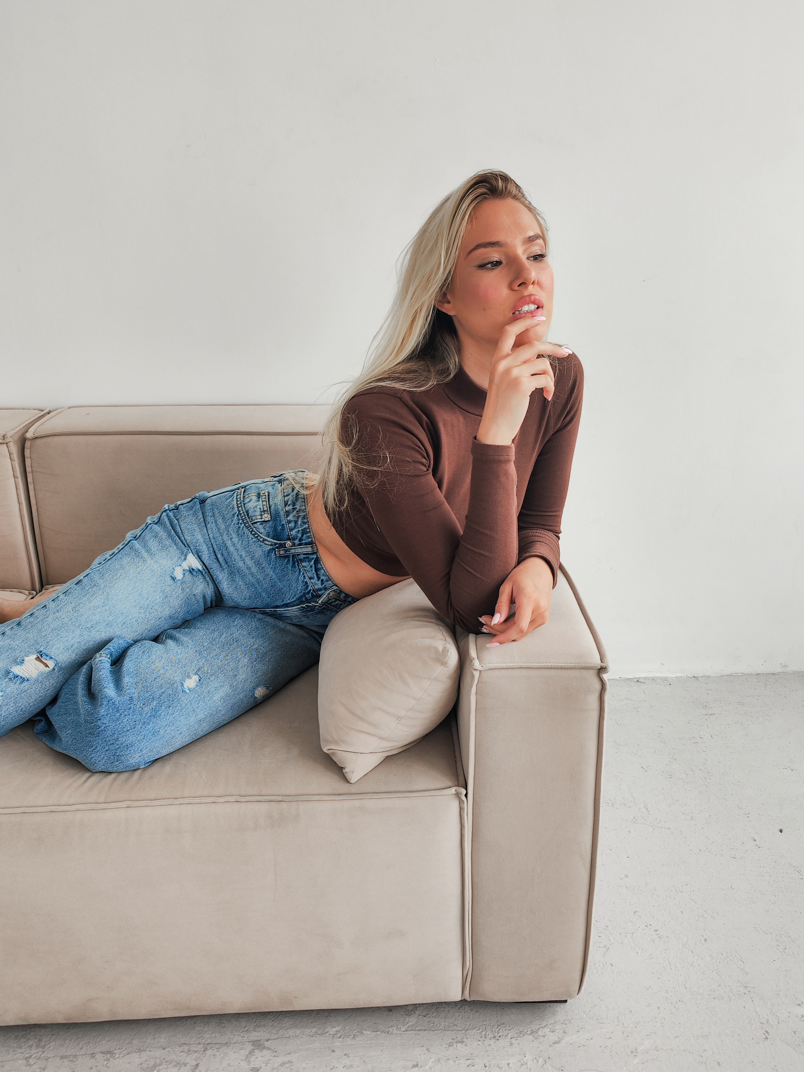 Pinroom #3 Arin. Создание ИИ контента, фотосессии, инфографика в Москве