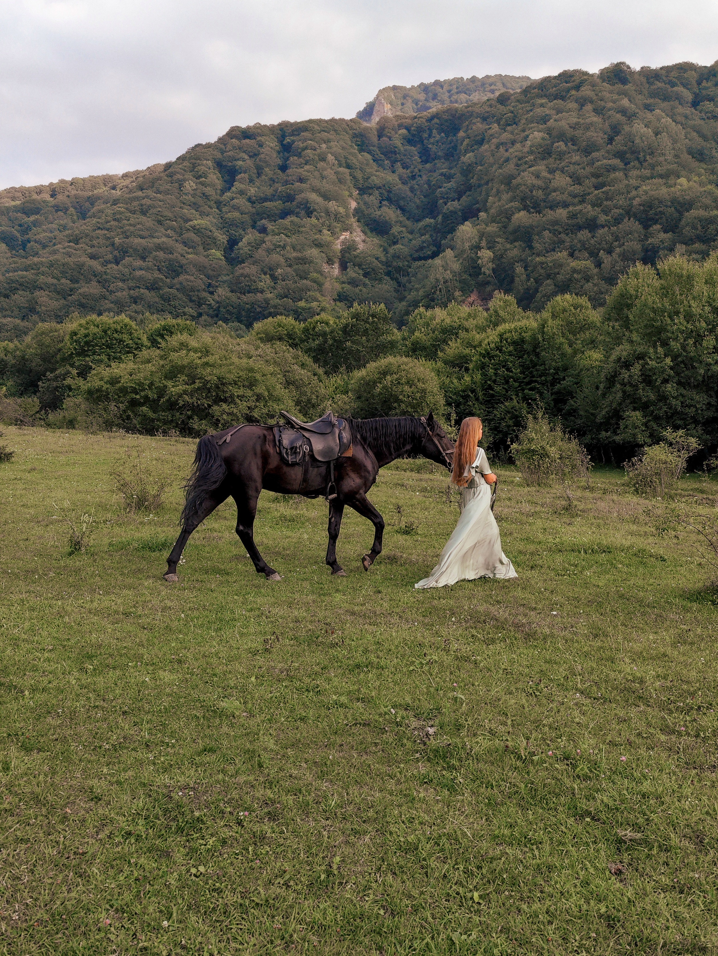 Pinroom #6 Mary S. Создание ИИ контента, фотосессии, инфографика в Москве