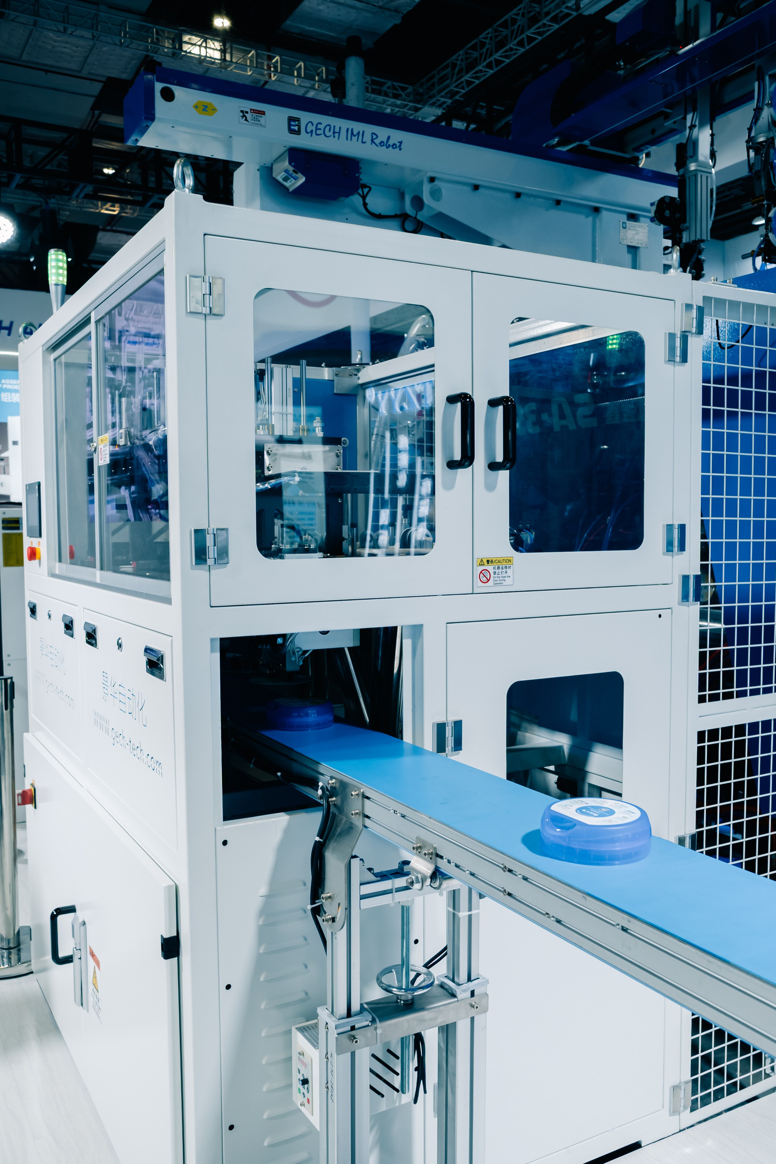 Фото и видеосъемка на выставке CHINAPLAS в Шанхае | Компания VZLP | Фотограф в Шанхае