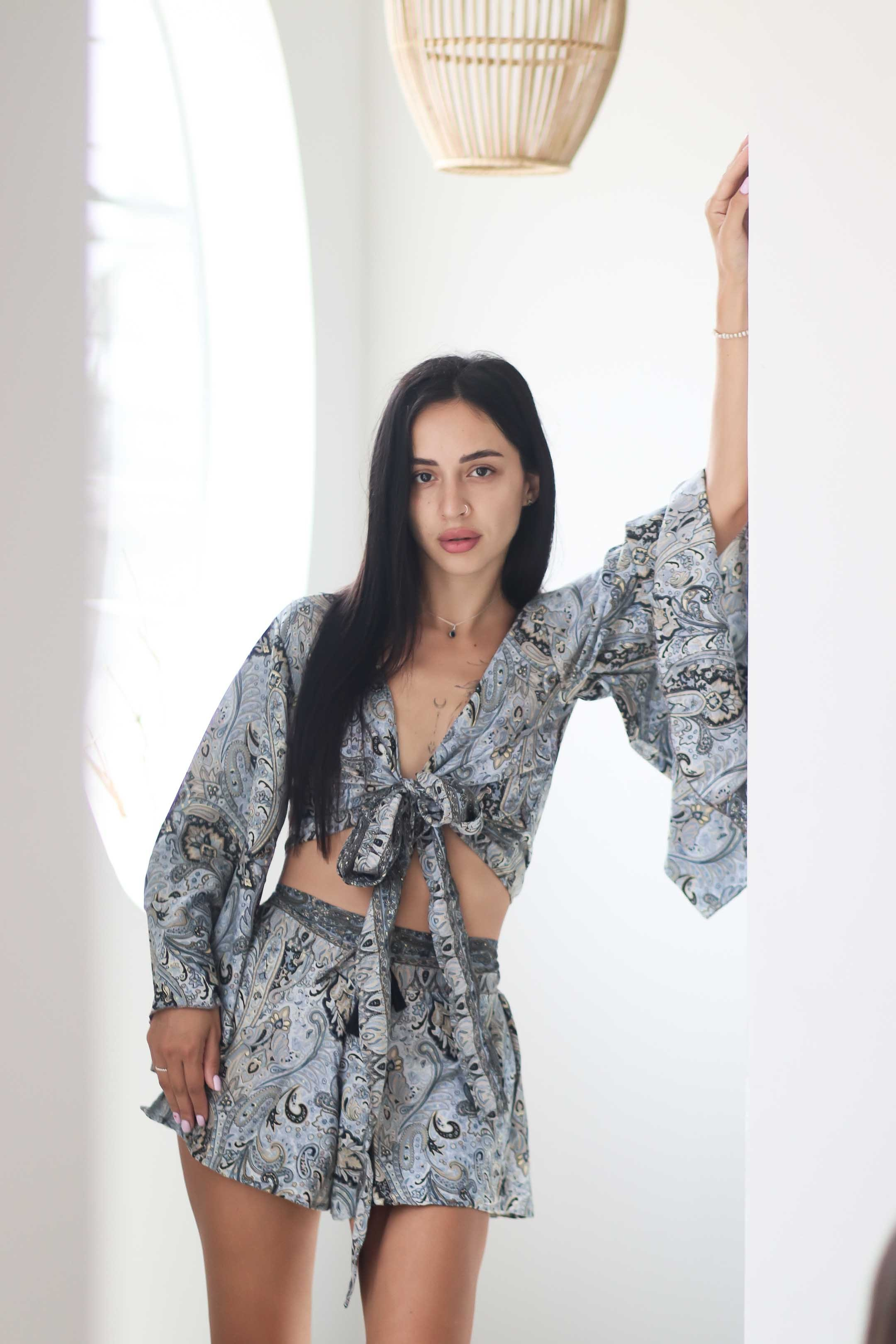 Коллекция купальников бикини. Фотограф на Шри-Ланке