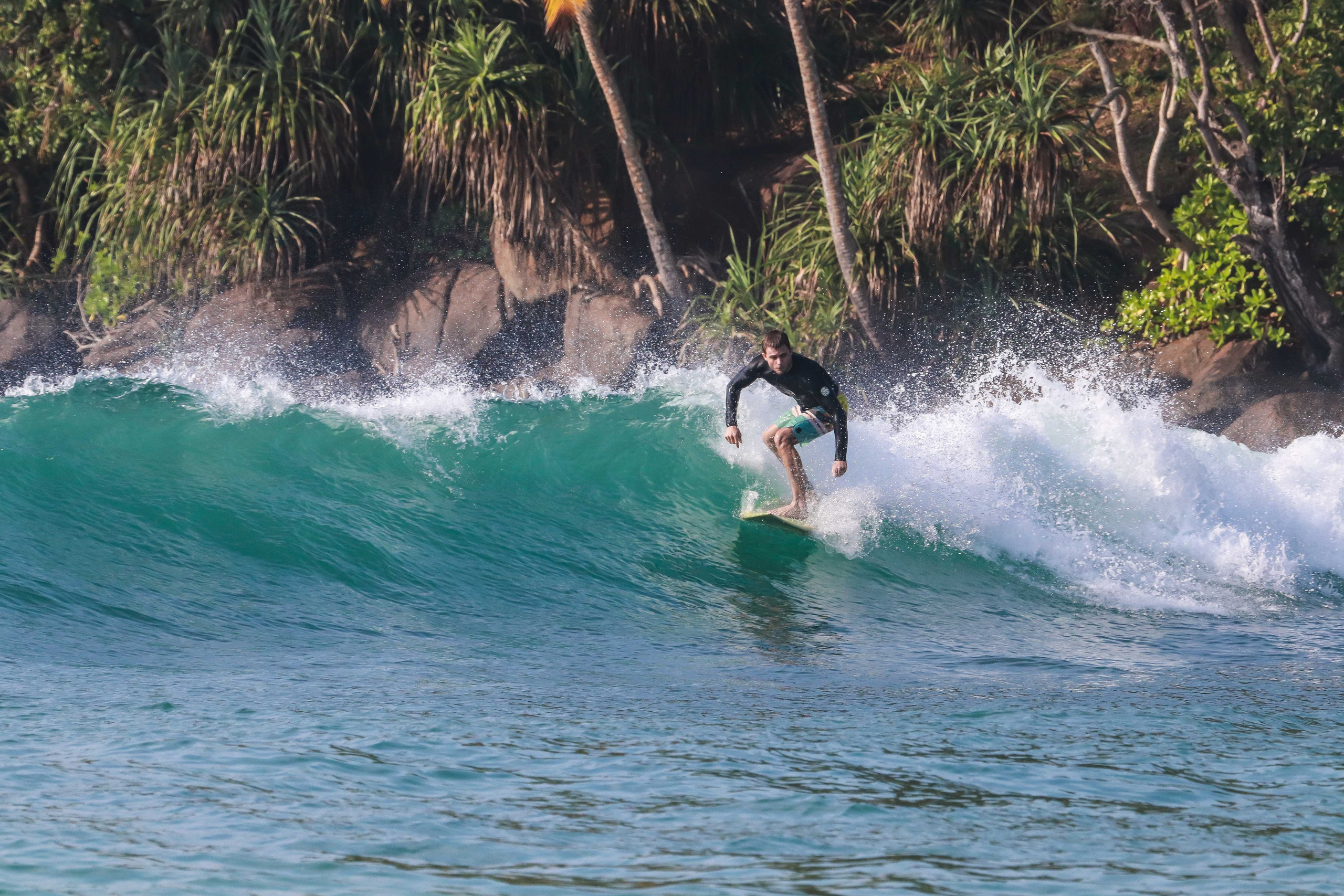 Съемка серфинга на рассвете в Мириссе | Большие волны и адреналин. Фотограф на Шри-Ланке