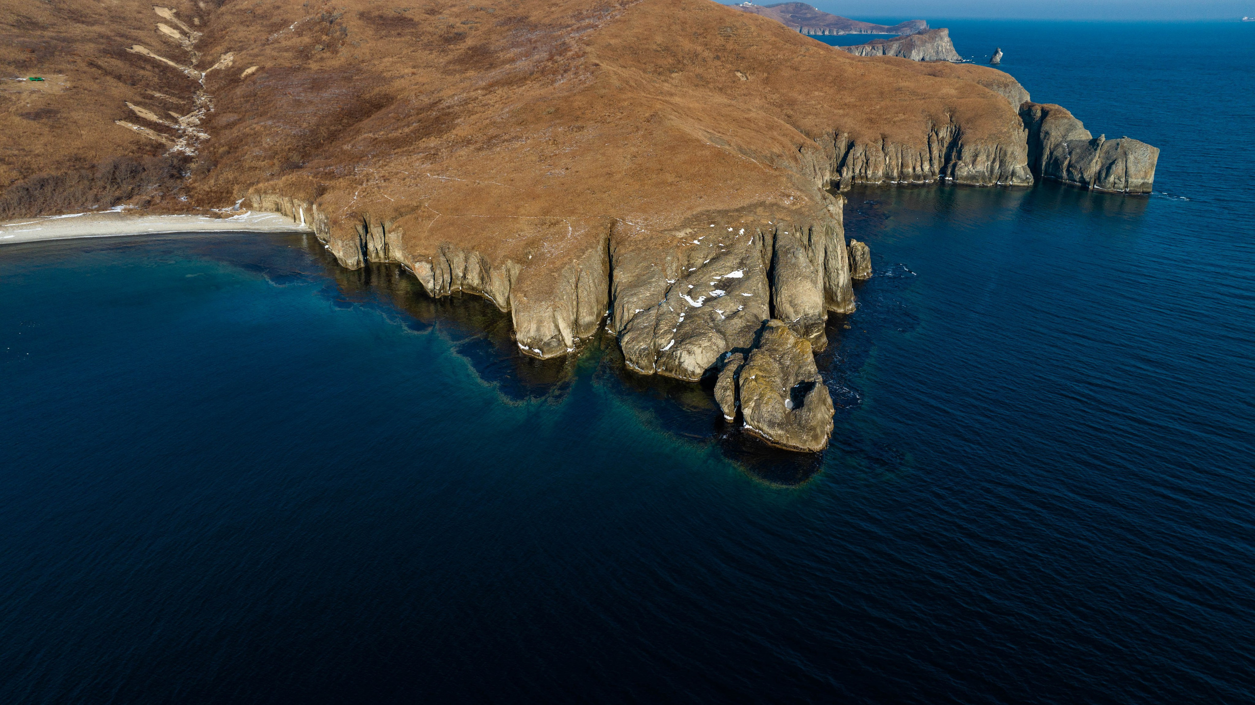 Кекур Пьющий верблюд. Турист оптимист