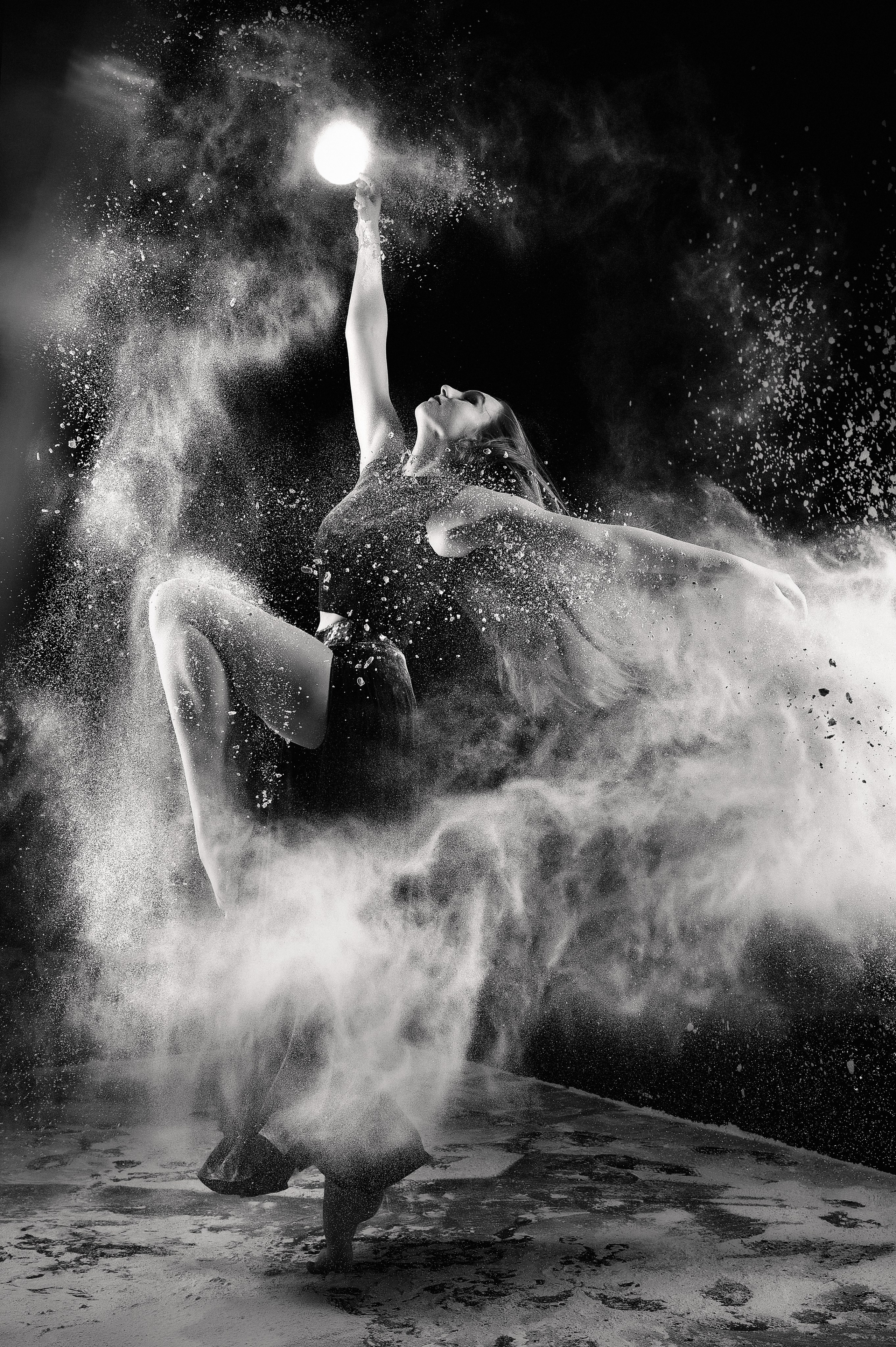 Фотосессия с мукой. Фотограф Евгения Соколова