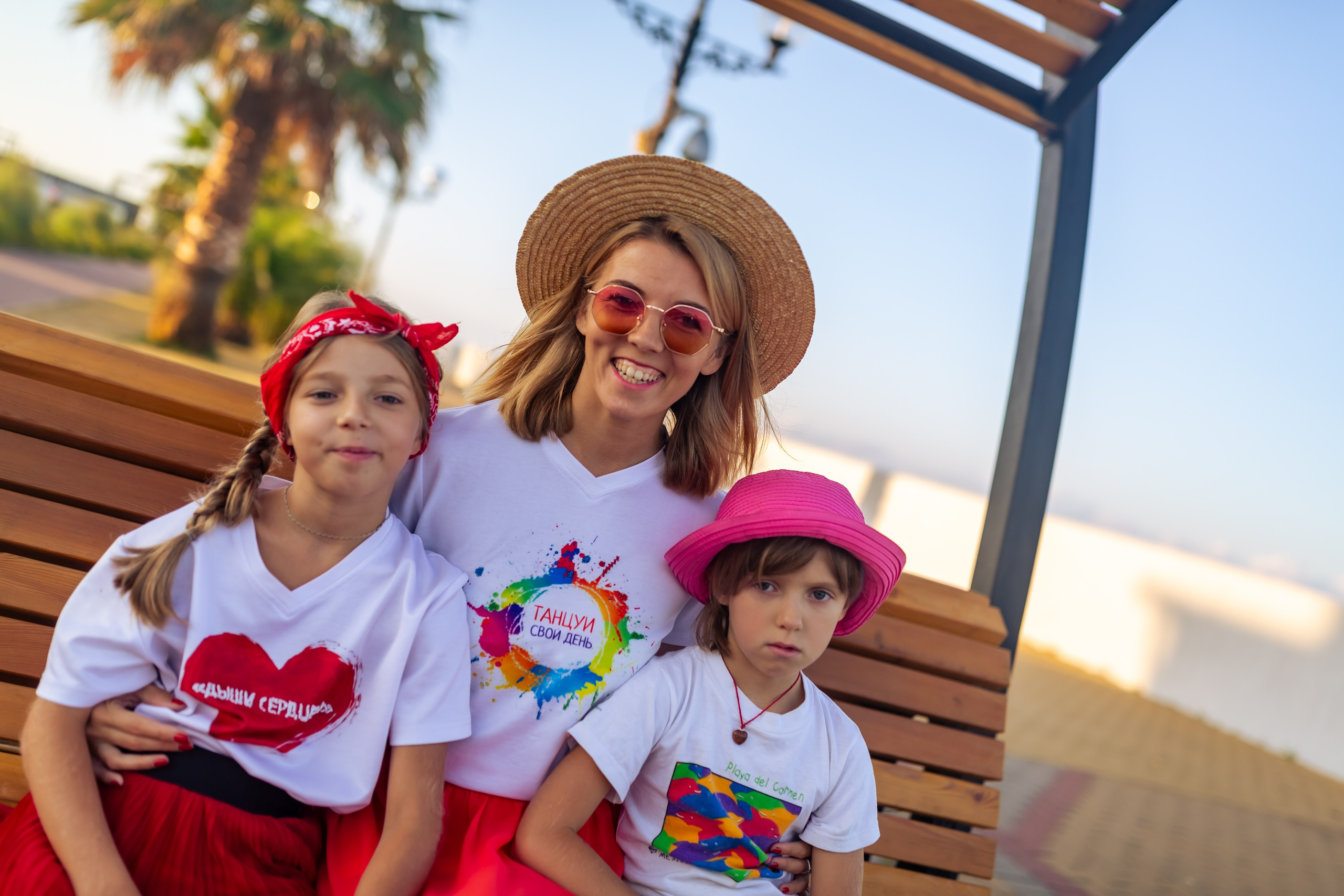 Семейная фотосессия у моря. Контент фотограф для экспертов в соцсетях Алена Собора Москва