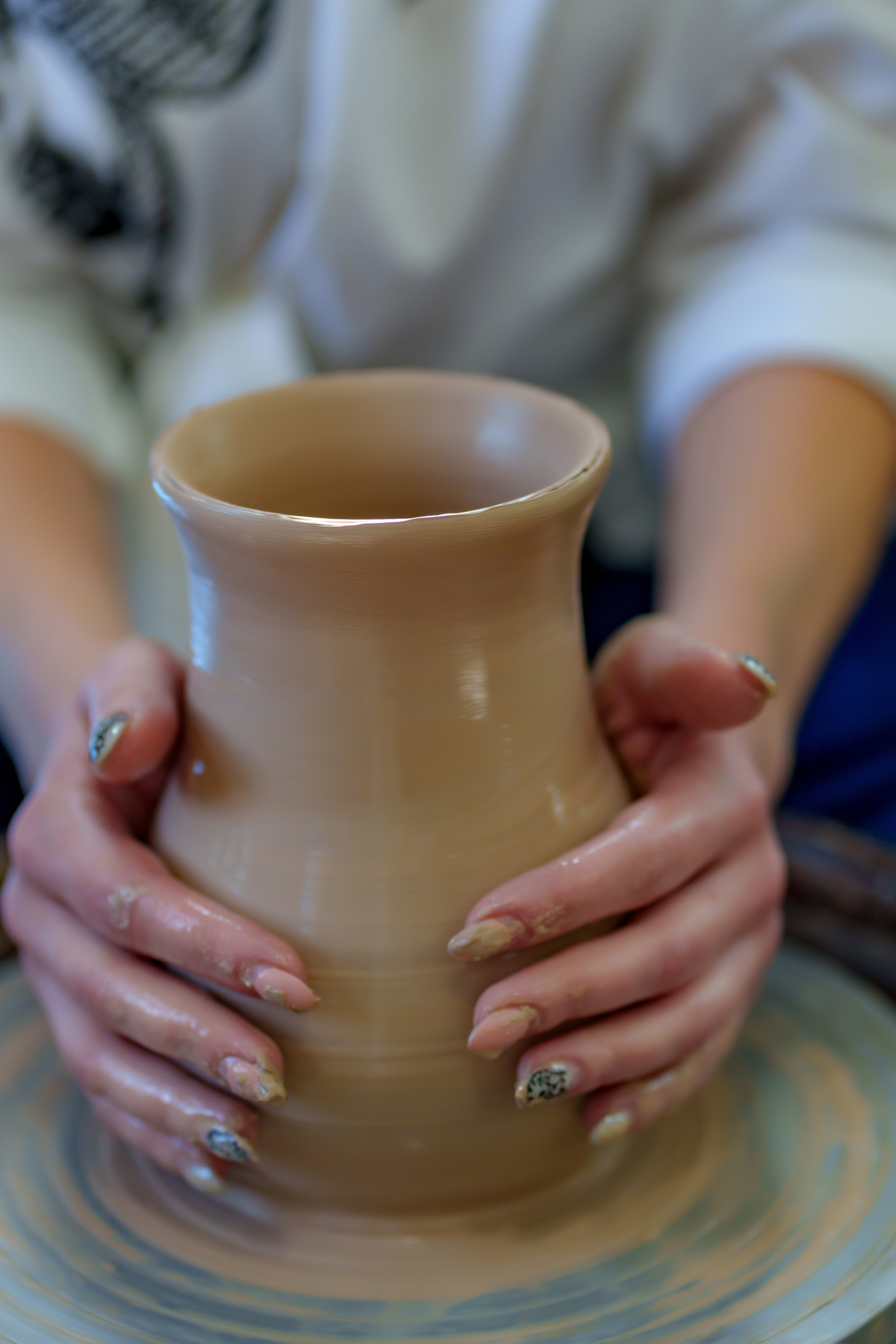 Подруги в гончарной мастерской. Школьный и семейный фотограф в Ульяновске Елена Агафонова