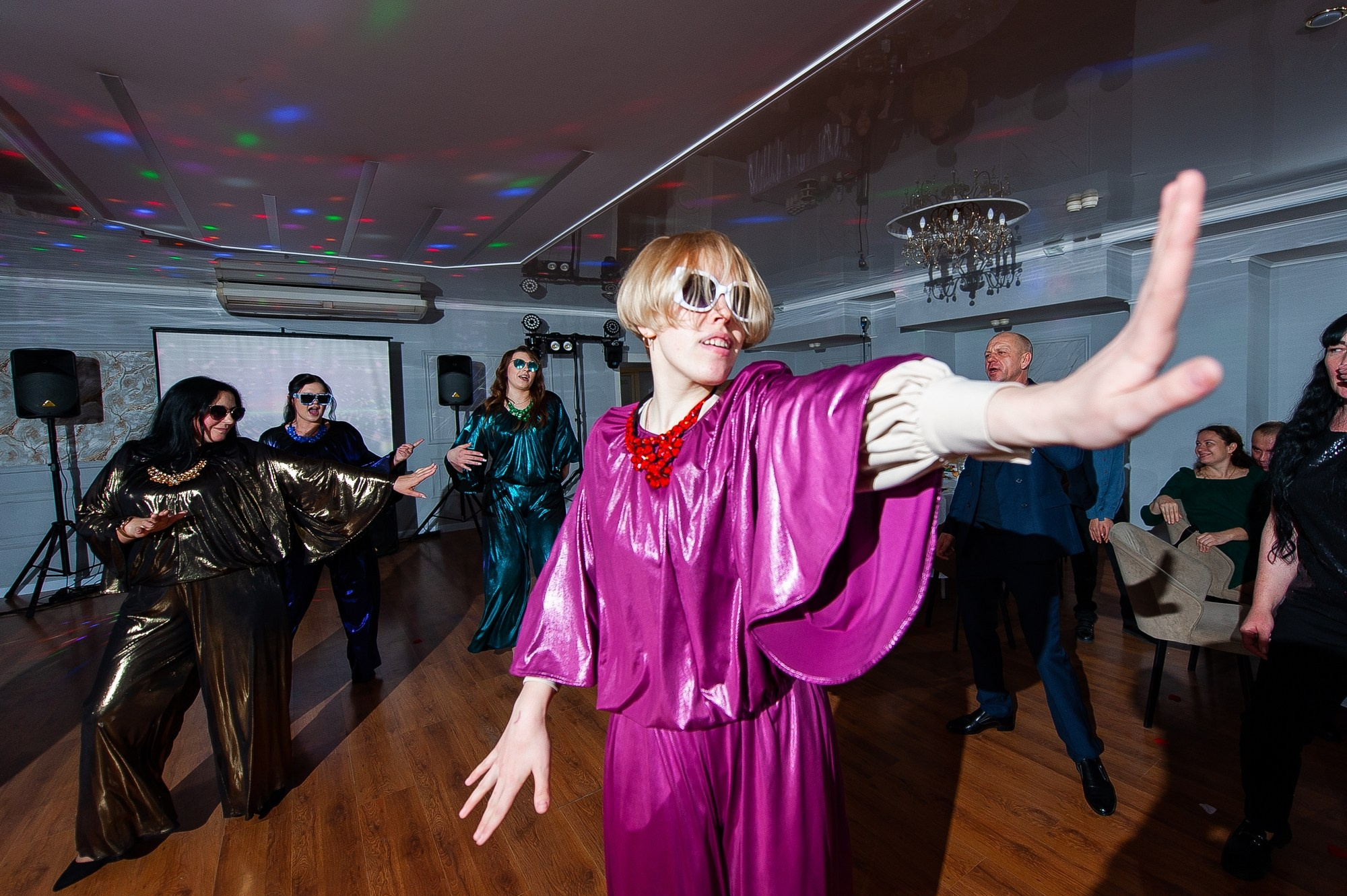 Студия и банкет. Свадебный и семейный фотограф в Омске Мормулев Михаил