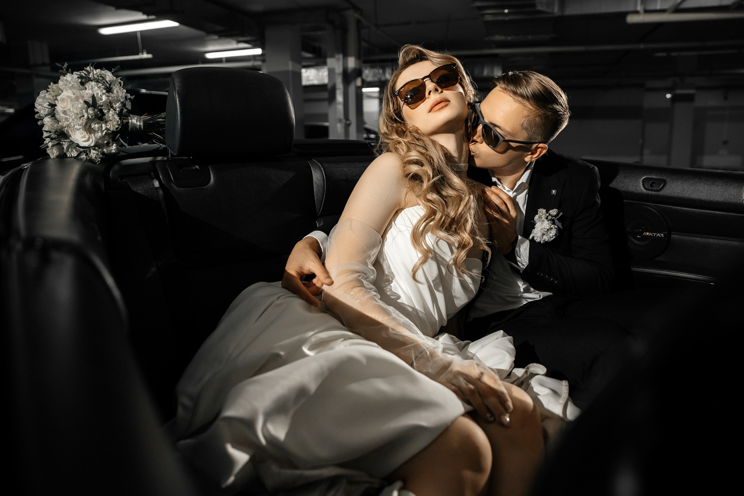 Здравствуйте! Я&nbsp;свадебный фотограф из&nbsp;Ульяновска, работаю в&nbsp;том числе по&nbsp;всей России и&nbsp;с&nbsp;выездом за&nbsp;границу. Снимаю свадьбы, lovestory, корпоративы, светский репортаж. Провожу обучение по&nbsp;фотографии, мастер-классы и&nbsp;воркшопы для других фотографов.