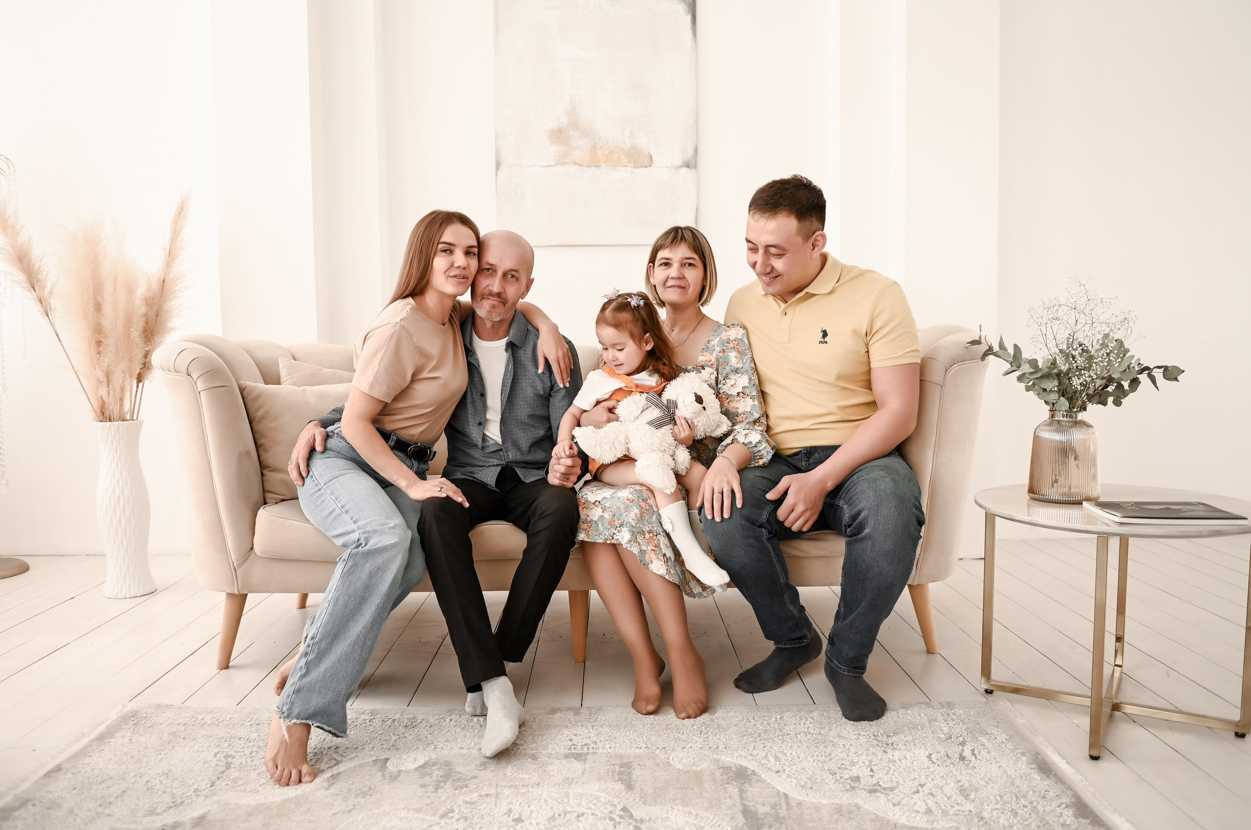 Семейная студийная  фотосессия 2. Свадебный, семейный, детский, контент фотограф в Омске Максим Ильин