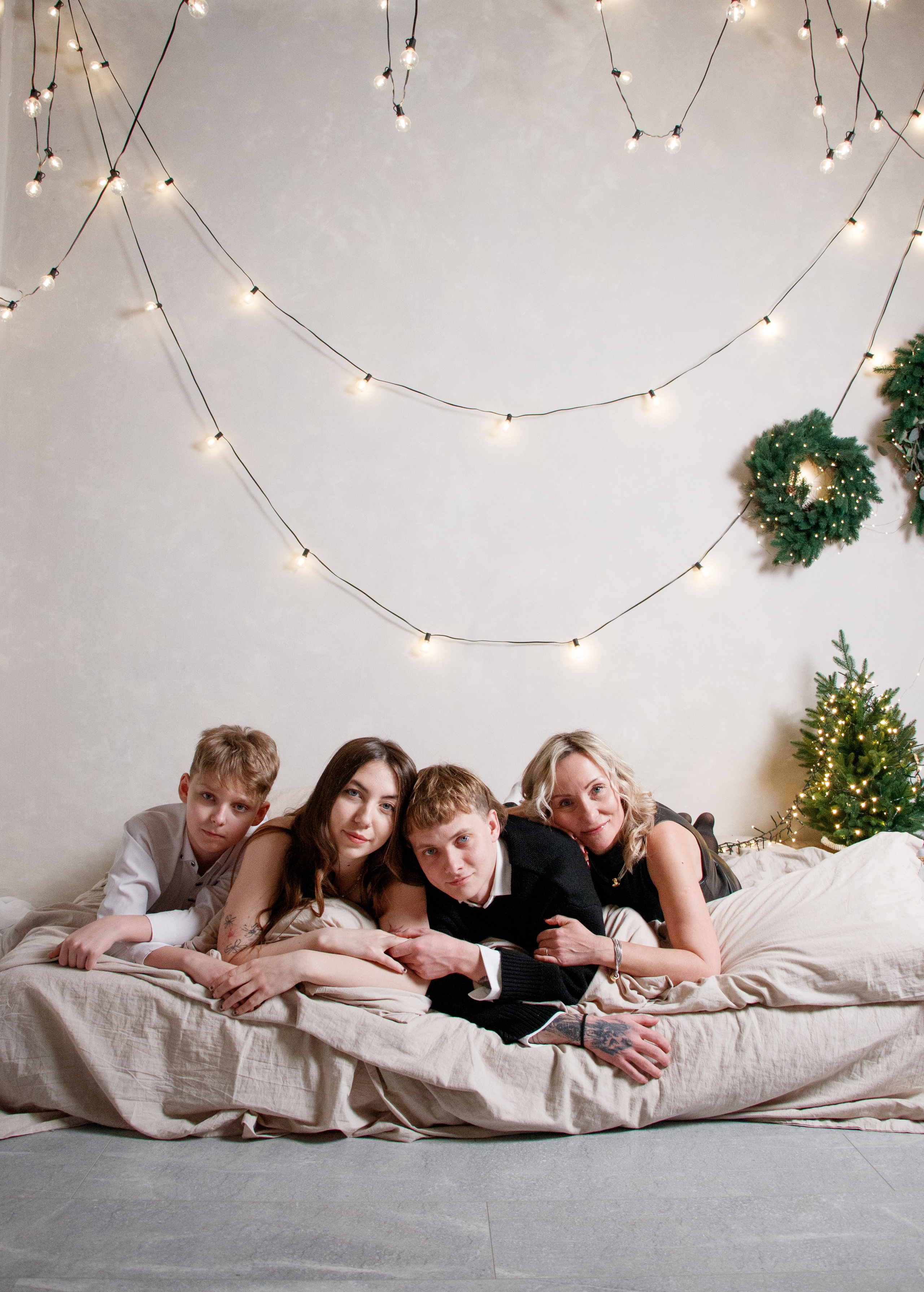 Семейная фотосессия в студии. Фотограф и ретушер в Ростове-на-Дону Вика Каен