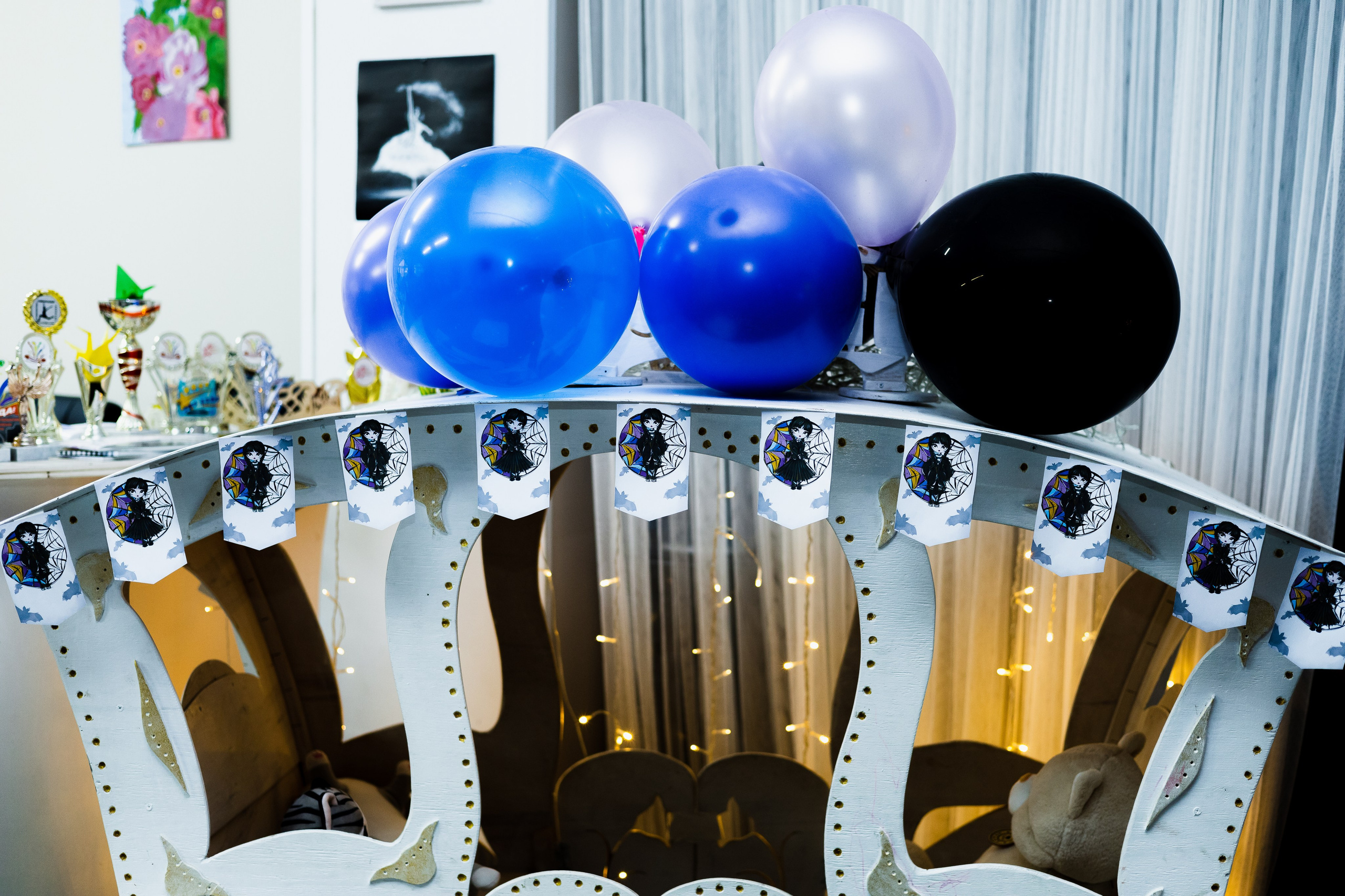 Фееричная вечеринка по мотивам легендарного сериала Wednesday. Школа для девочек во Владивостоке — Само Совершенство