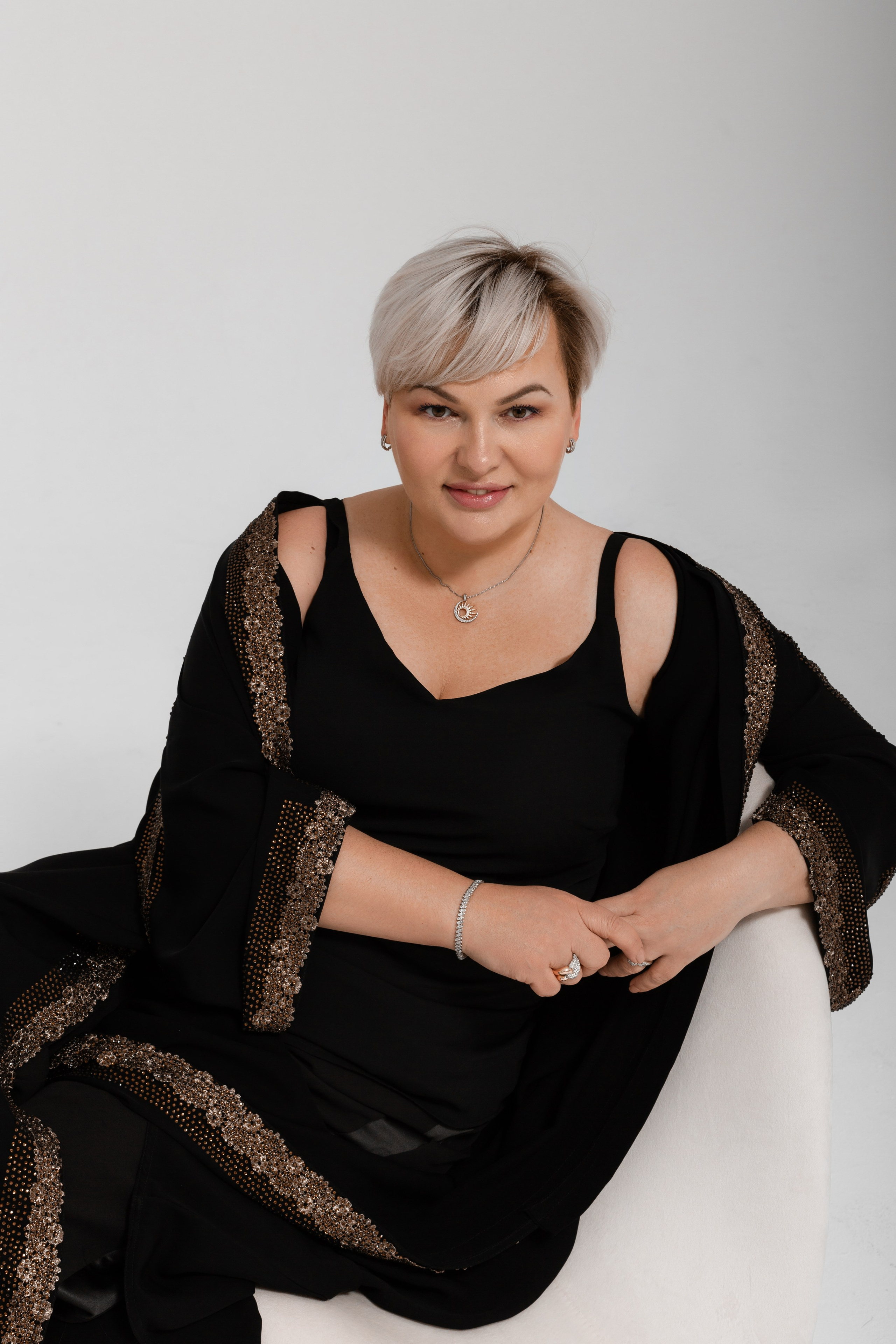 ELENA. Real Estate Consultant