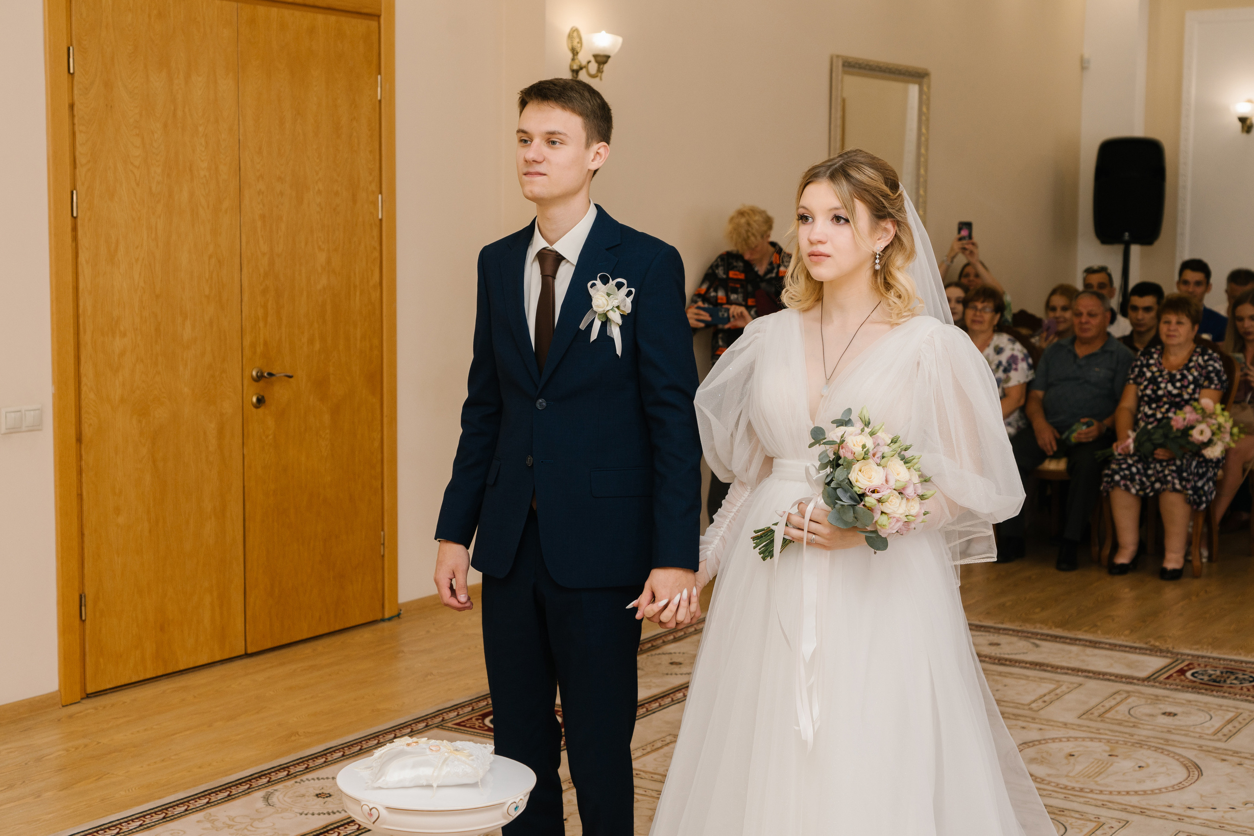 Красивая свадьба в ЗАГСе Адлера и в парке южные культуры. Фотограф в Сочи Тиунова Маргарита и Тиунов Евгений