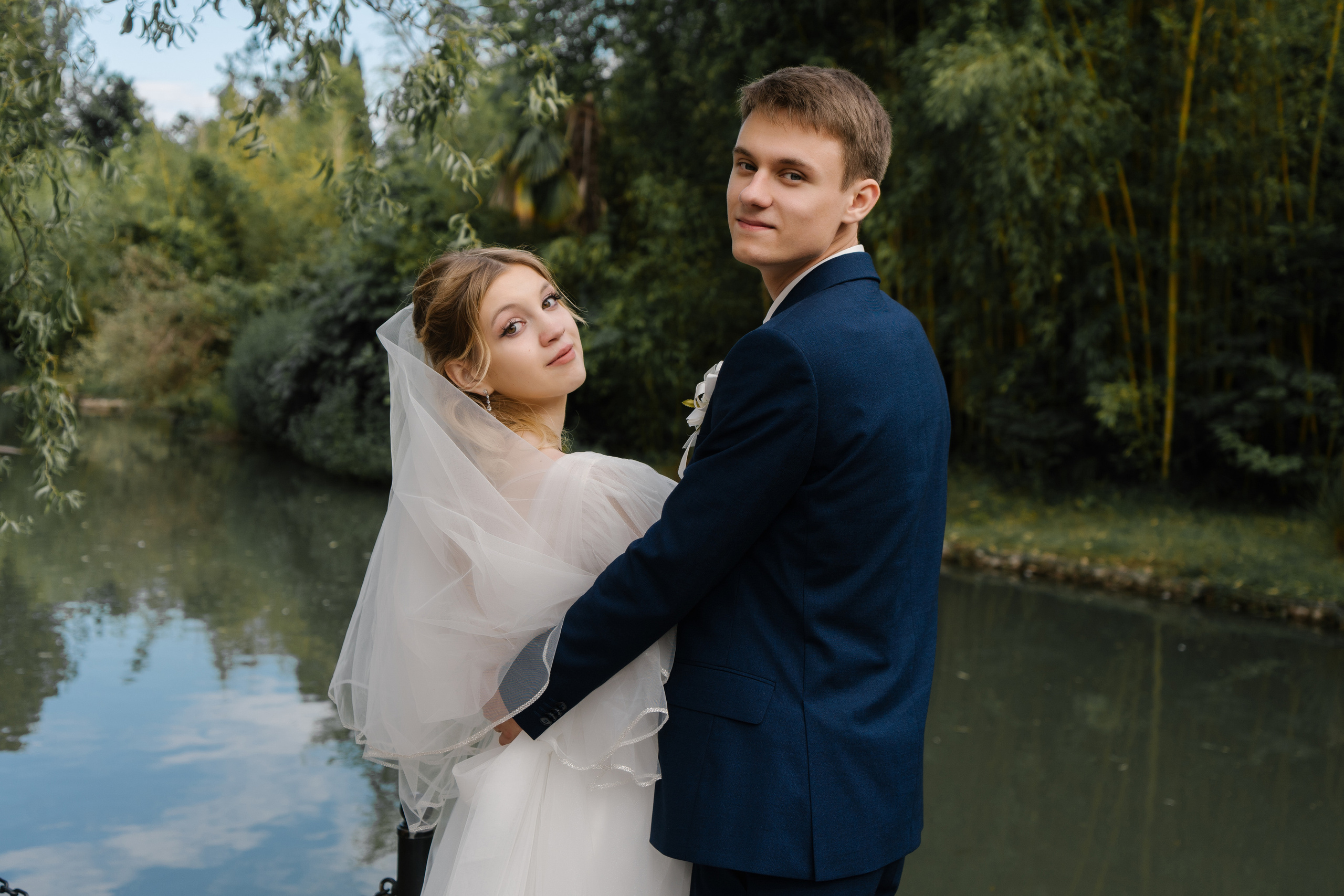 Красивая свадьба в ЗАГСе Адлера и в парке южные культуры. Фотограф в Сочи Тиунова Маргарита и Тиунов Евгений