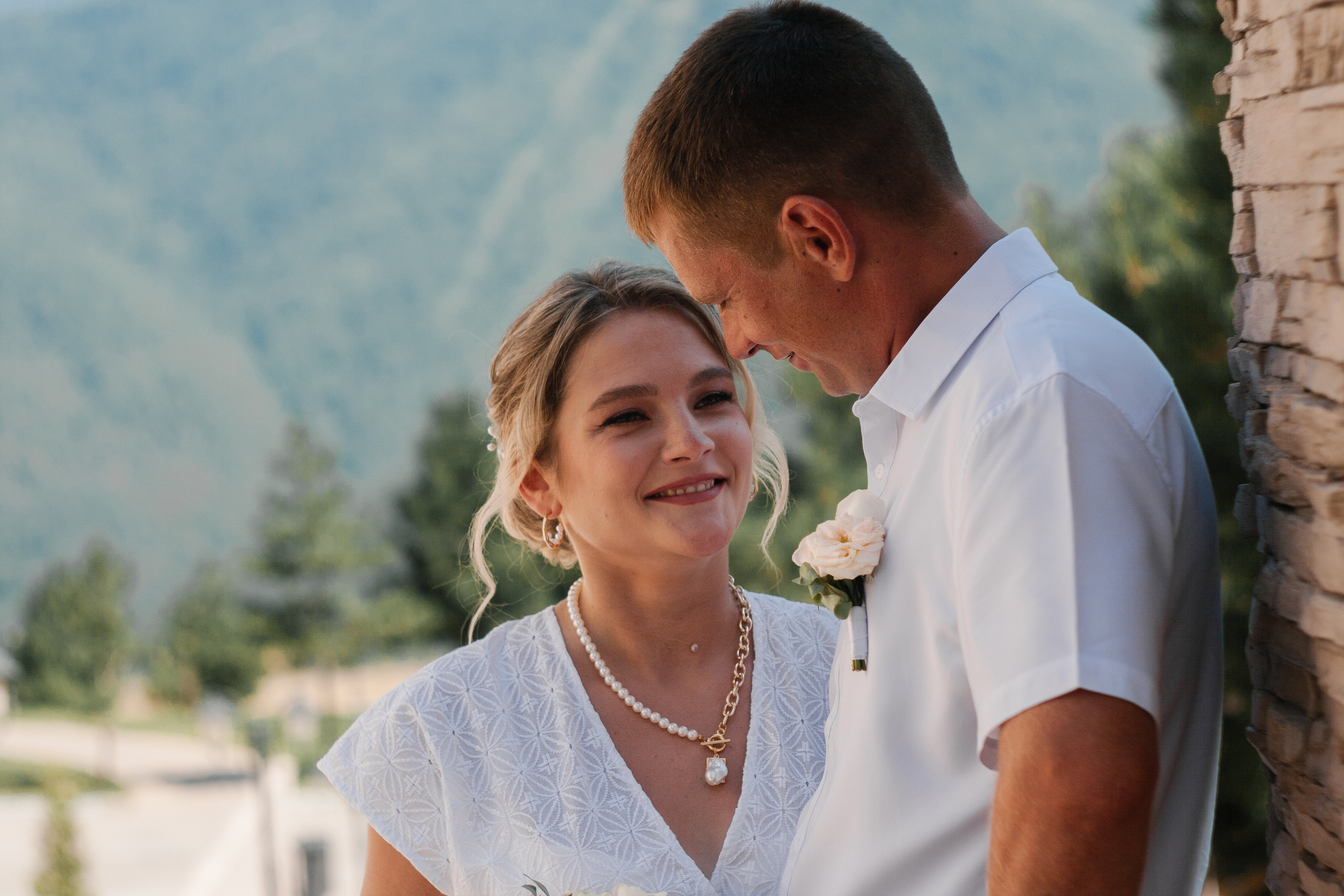 Красивая свадебная прогулка в красной поляне. Фотограф в Сочи Тиунова Маргарита и Тиунов Евгений