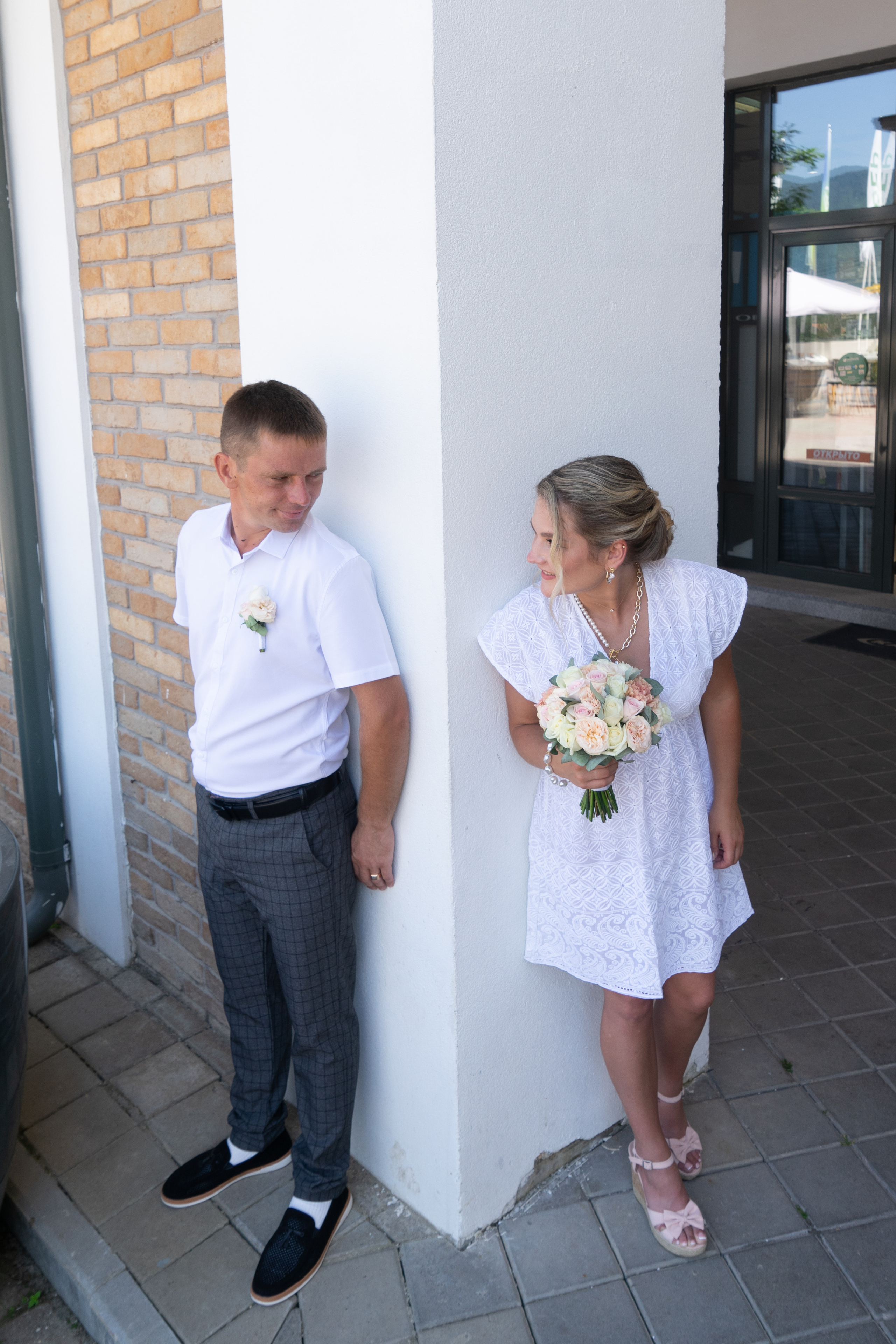 Красивая свадебная прогулка в красной поляне. Фотограф в Сочи Тиунова Маргарита и Тиунов Евгений