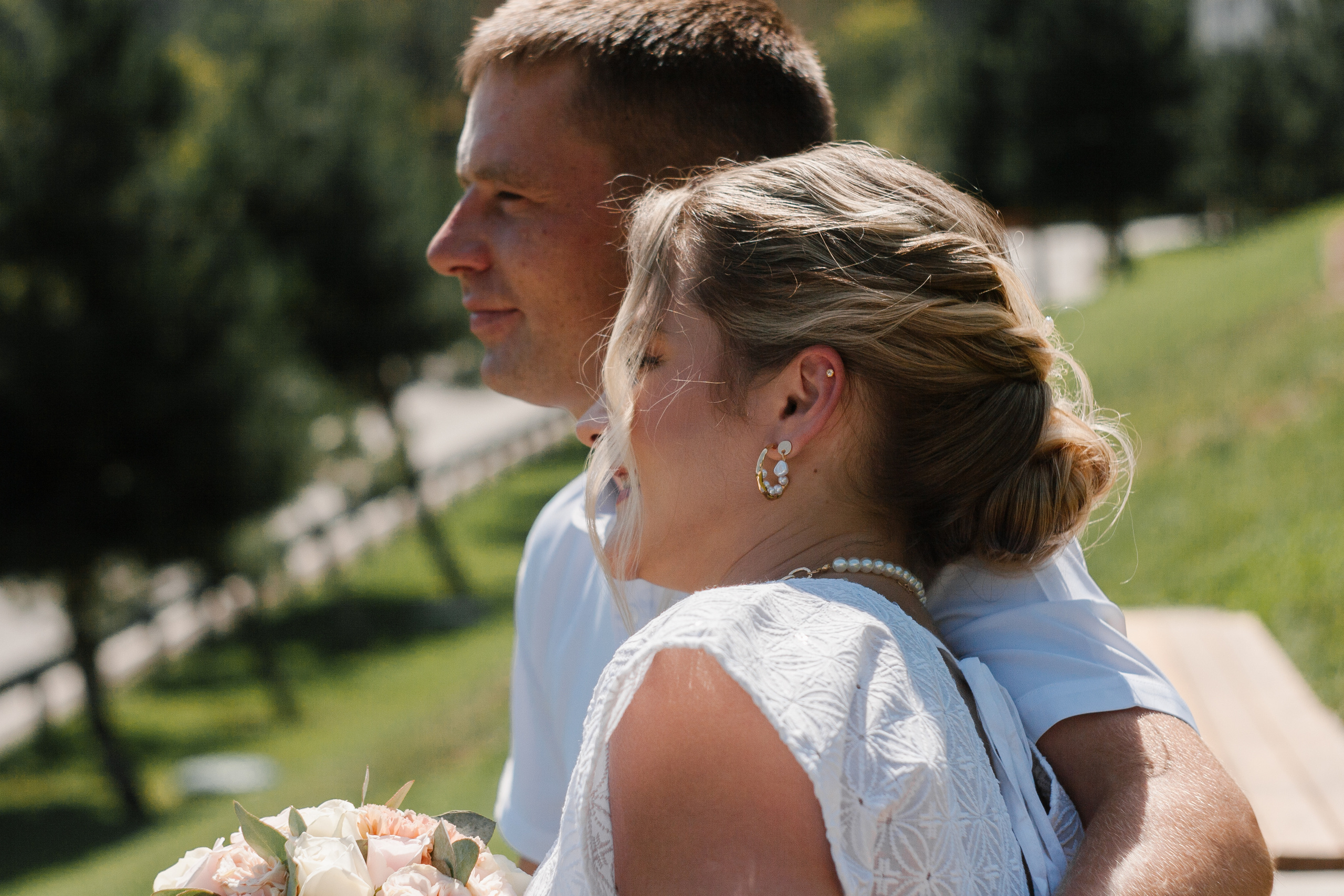 Красивая свадебная прогулка в красной поляне. Фотограф в Сочи Тиунова Маргарита и Тиунов Евгений