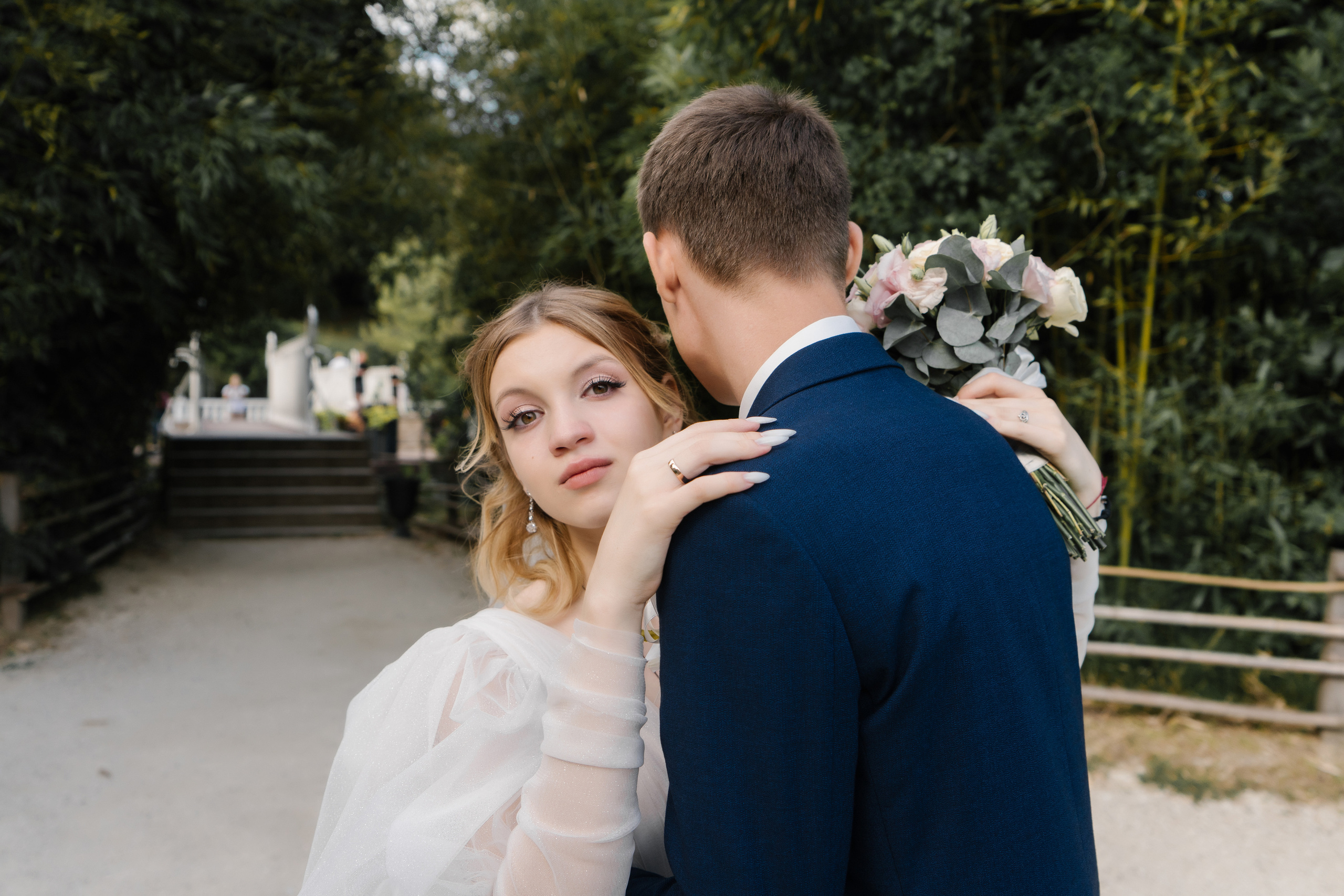 Красивая свадьба в ЗАГСе Адлера и в парке южные культуры. Фотограф в Сочи Тиунова Маргарита и Тиунов Евгений