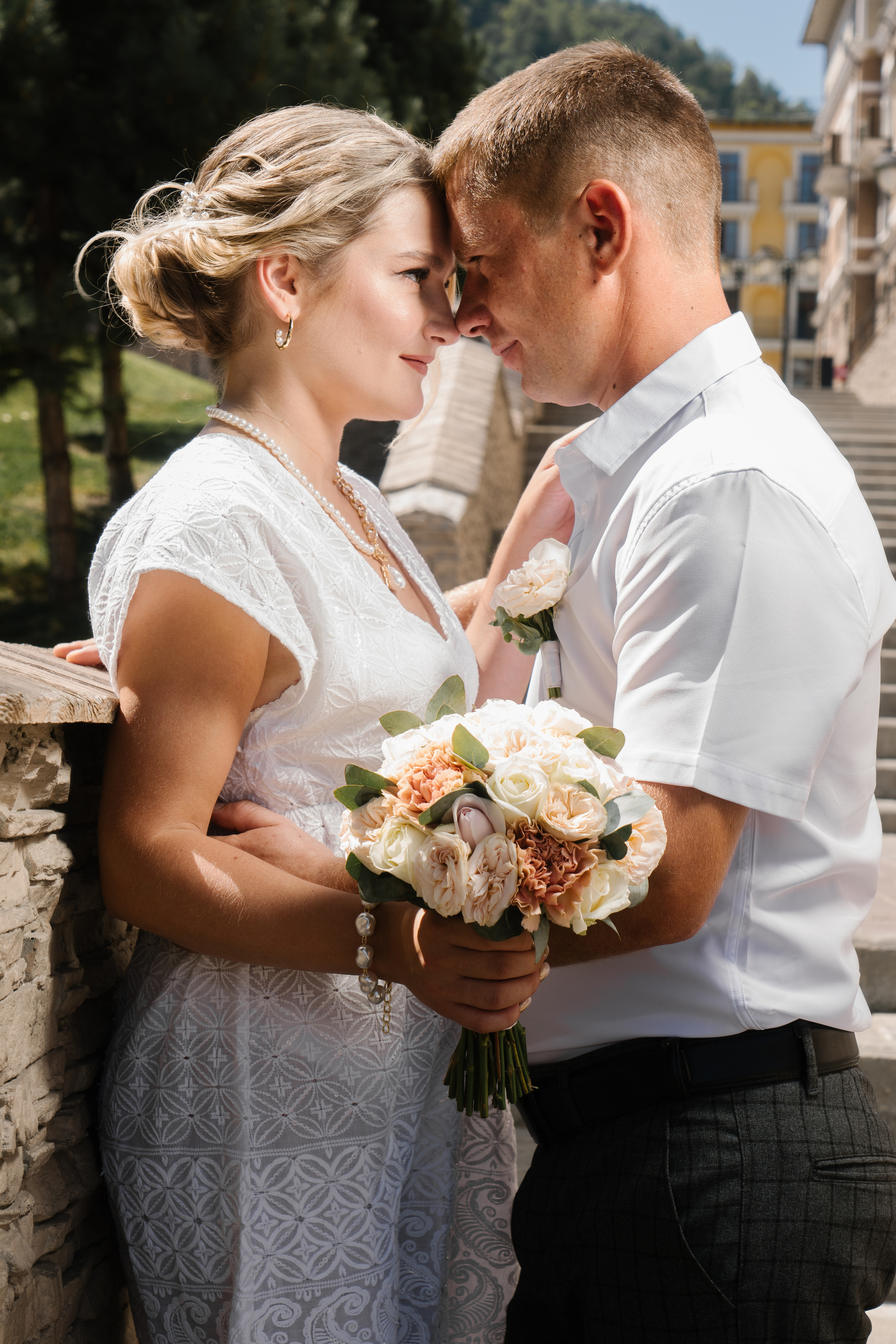 Красивая свадебная прогулка в красной поляне. Фотограф в Сочи Тиунова Маргарита и Тиунов Евгений