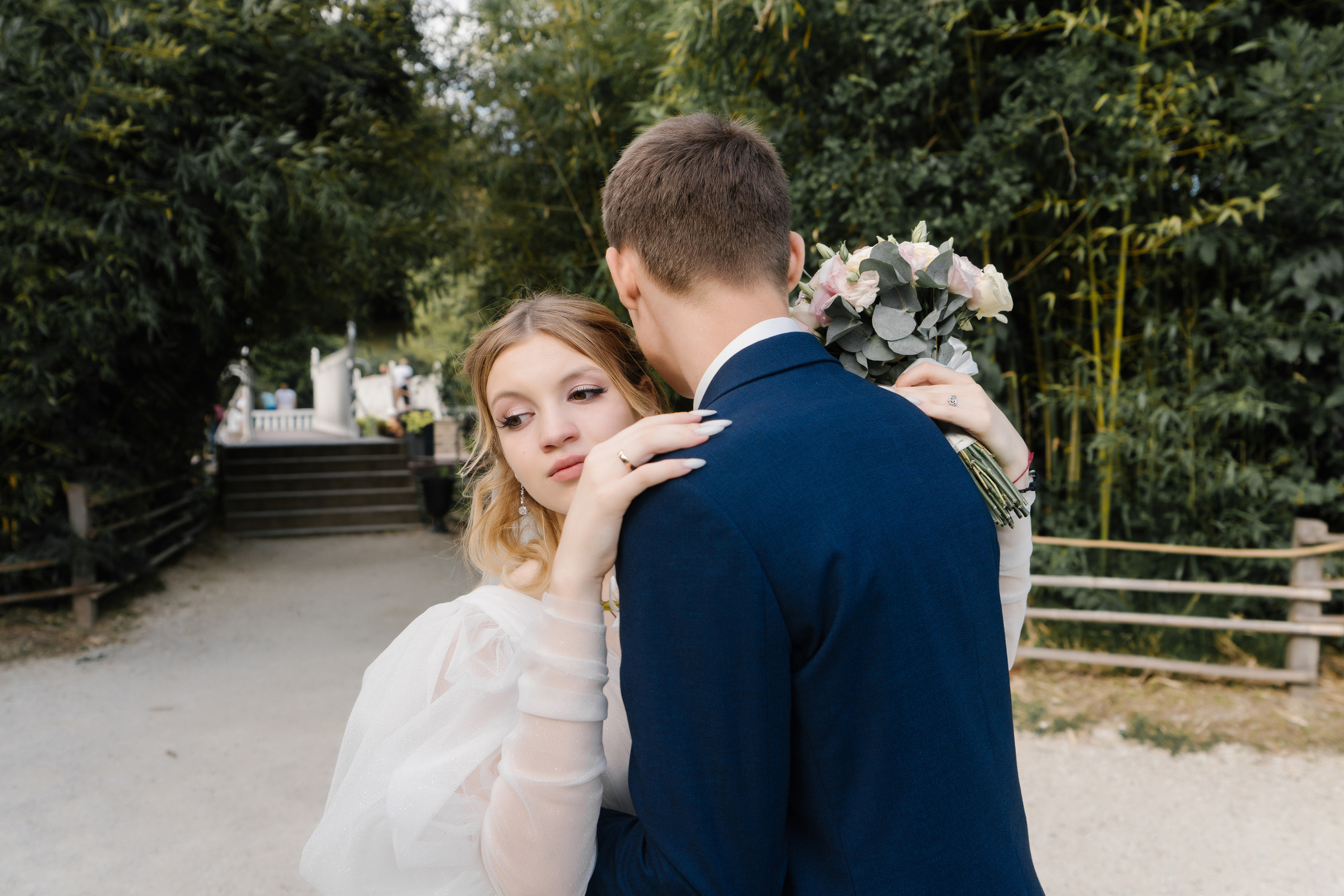 Красивая свадьба в ЗАГСе Адлера и в парке южные культуры. Фотограф в Сочи Тиунова Маргарита и Тиунов Евгений